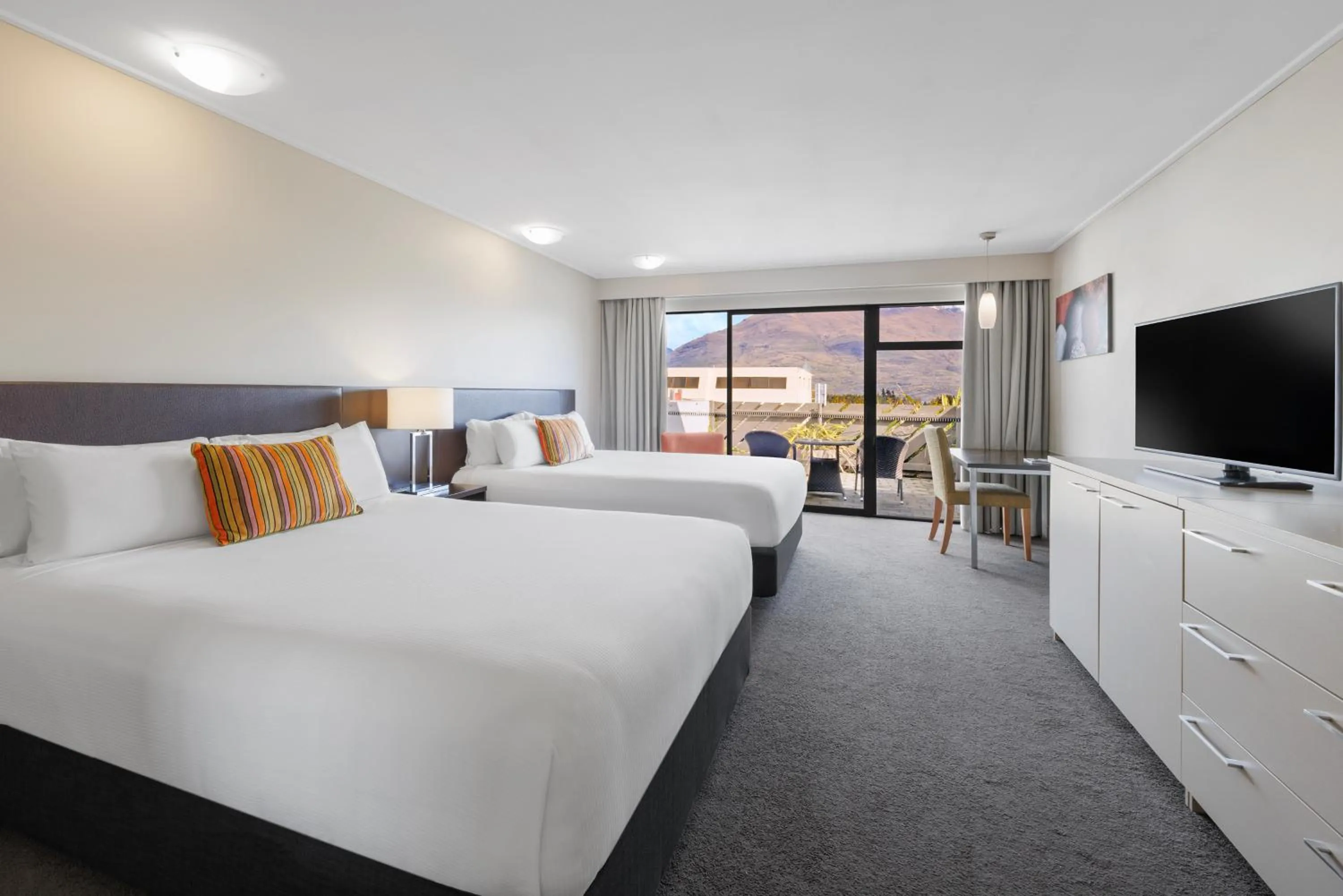 TV and multimedia, Bed in Copthorne Hotel & Apartments Queenstown Lakeview