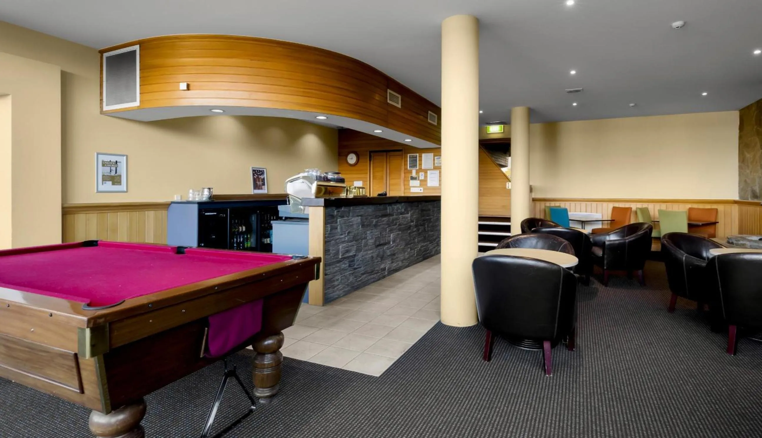 Lounge or bar in Copthorne Hotel & Apartments Queenstown Lakeview