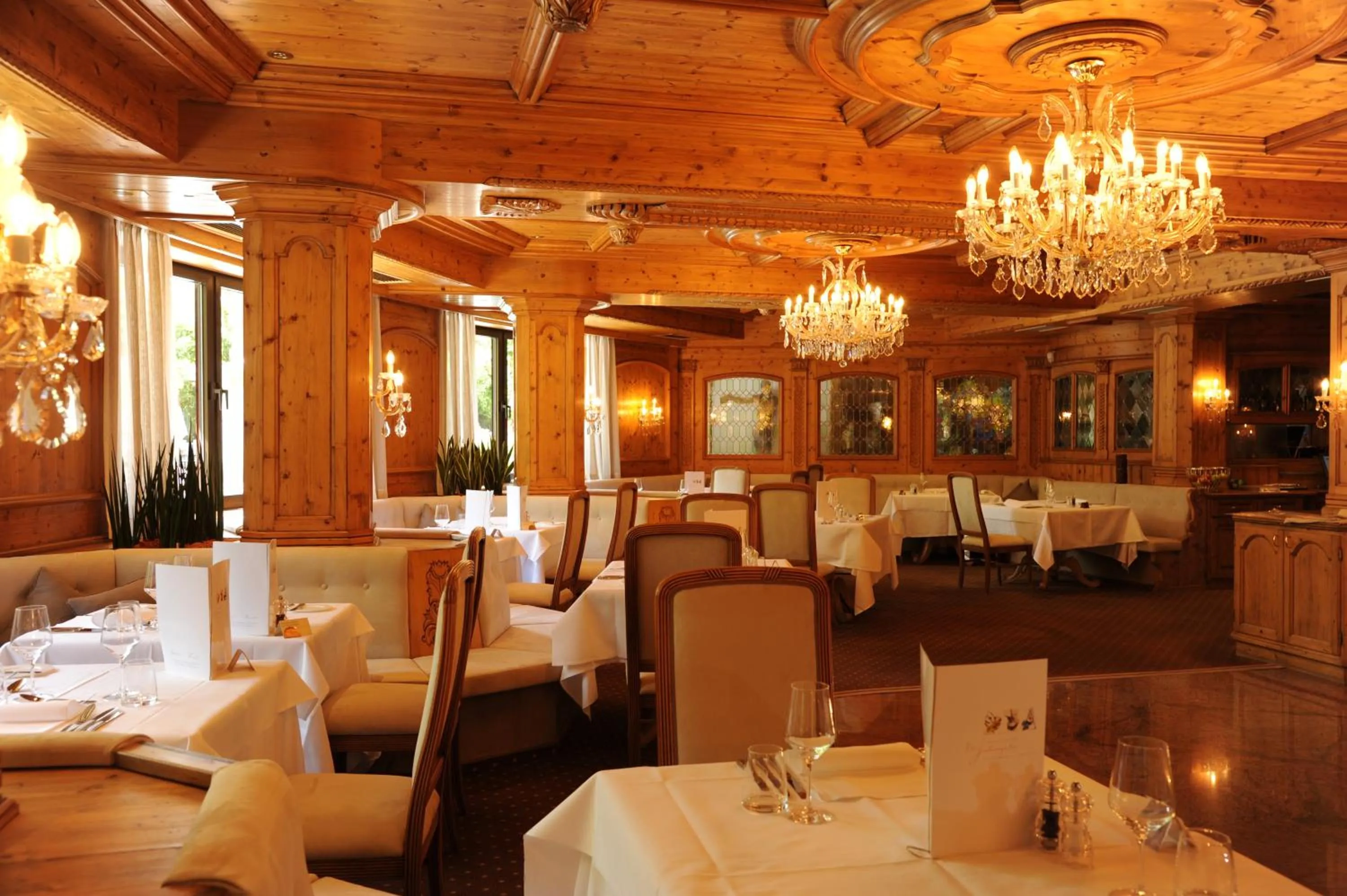 Restaurant/places to eat in Hotel Vier Jahreszeiten