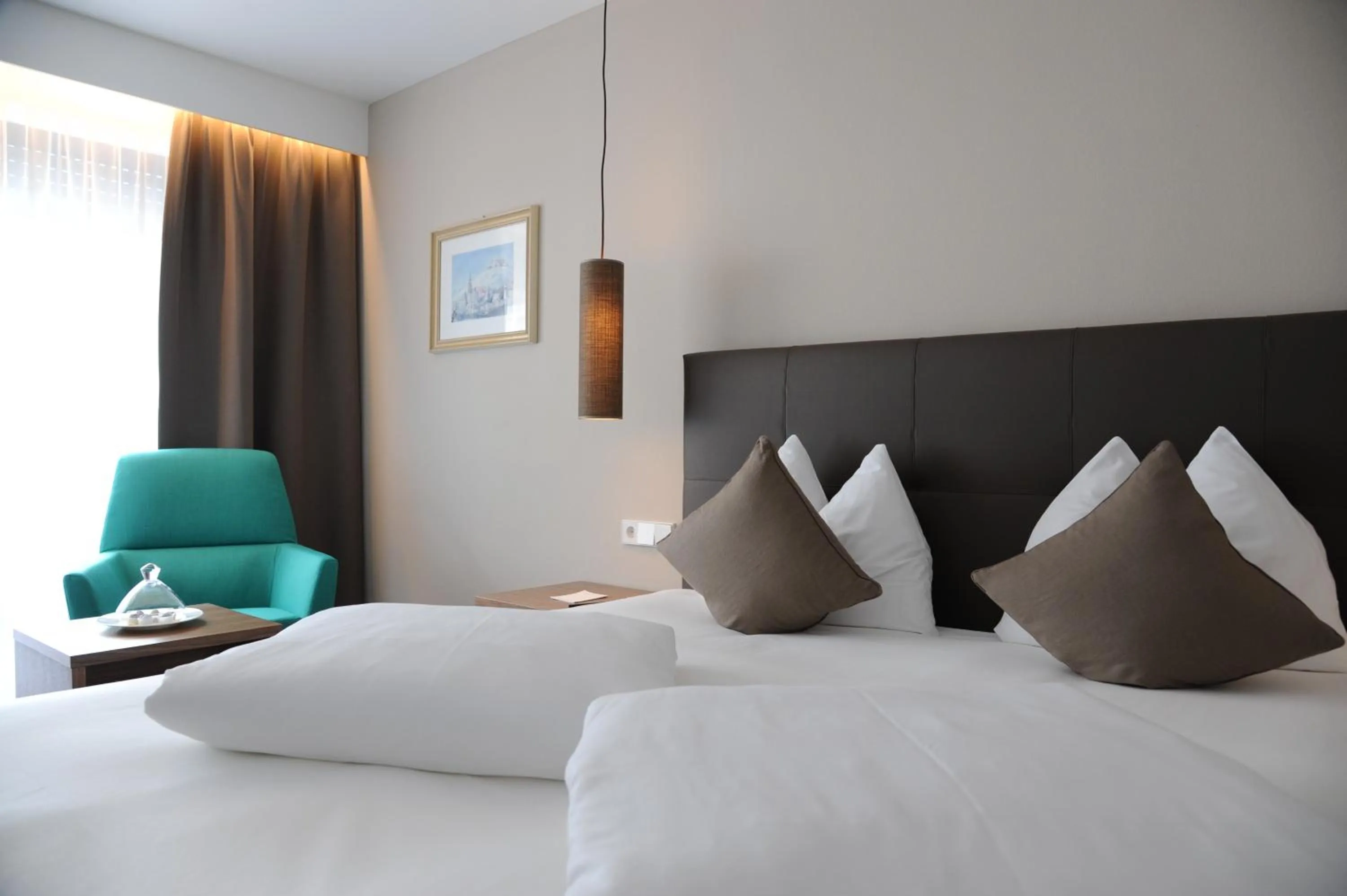 Staff, Bed in Hotel Vier Jahreszeiten