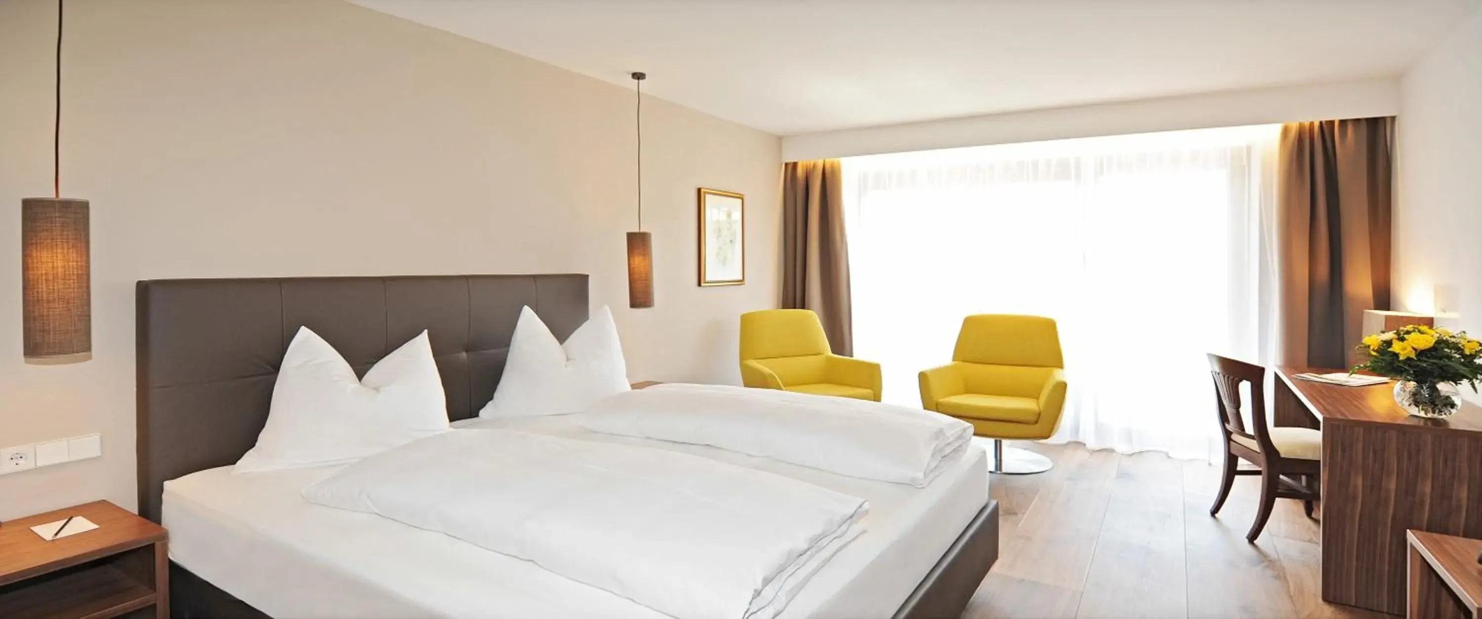 Standard Double Room in Hotel Vier Jahreszeiten Standard Double Room in Hotel Vier Jahreszeiten