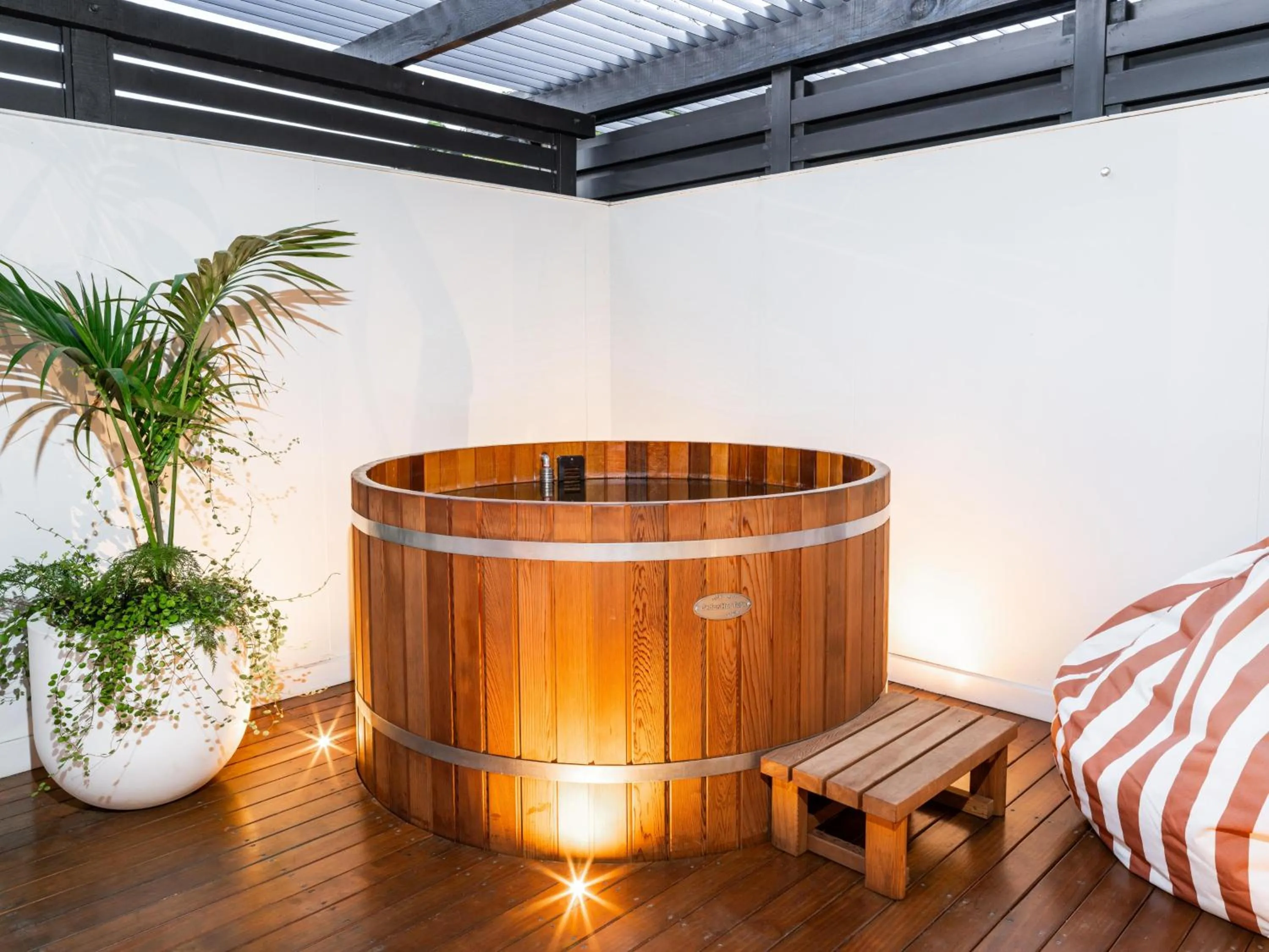 Hot Tub in Millennium Hotel Rotorua