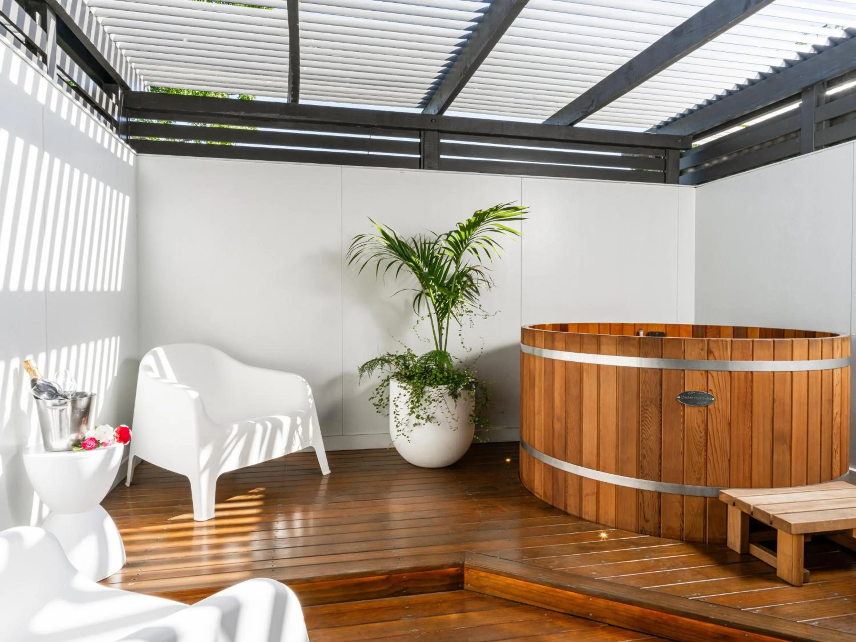 Hot Tub in Millennium Hotel Rotorua