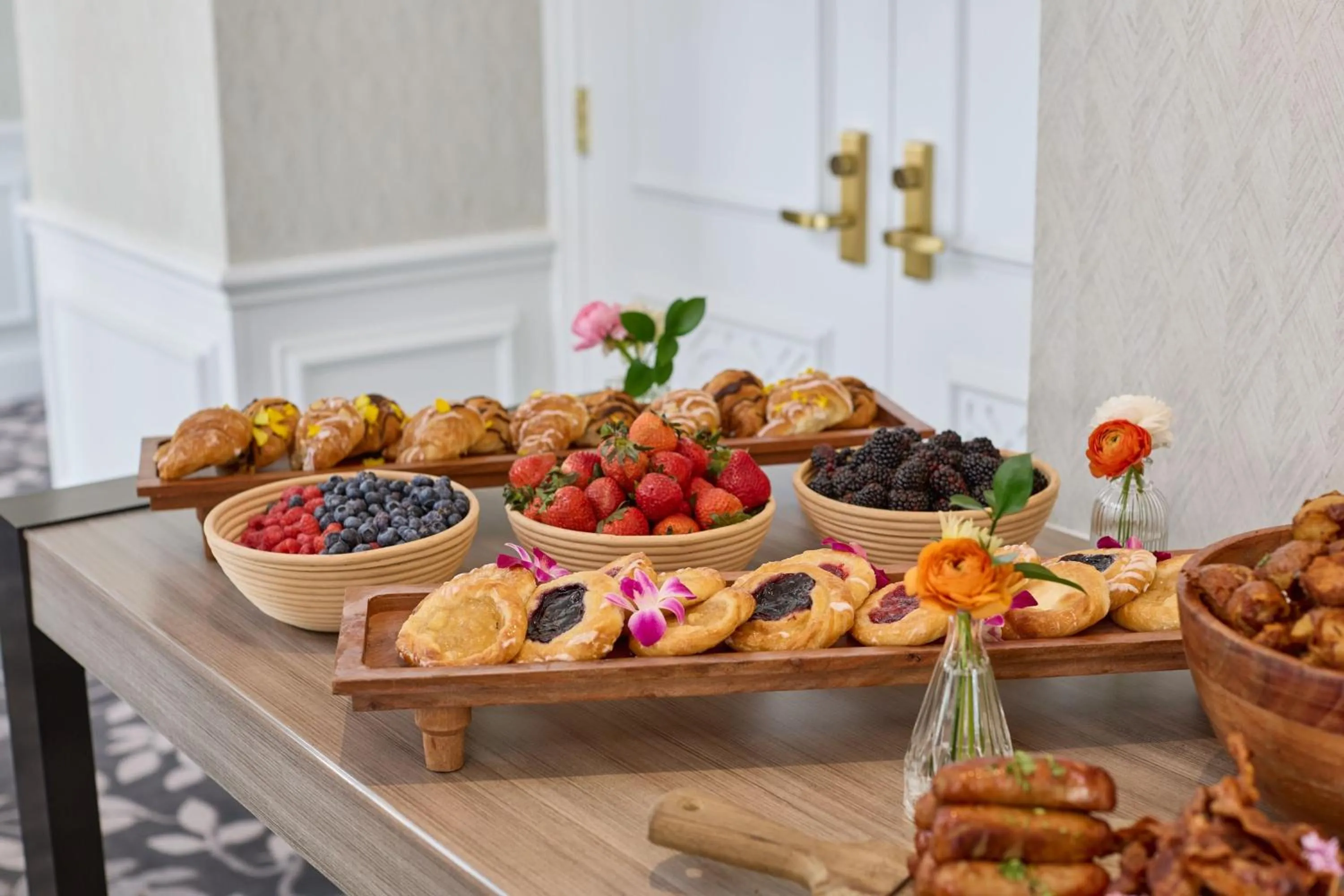 Other in The Alexandrian Old Town Alexandria, Autograph Collection