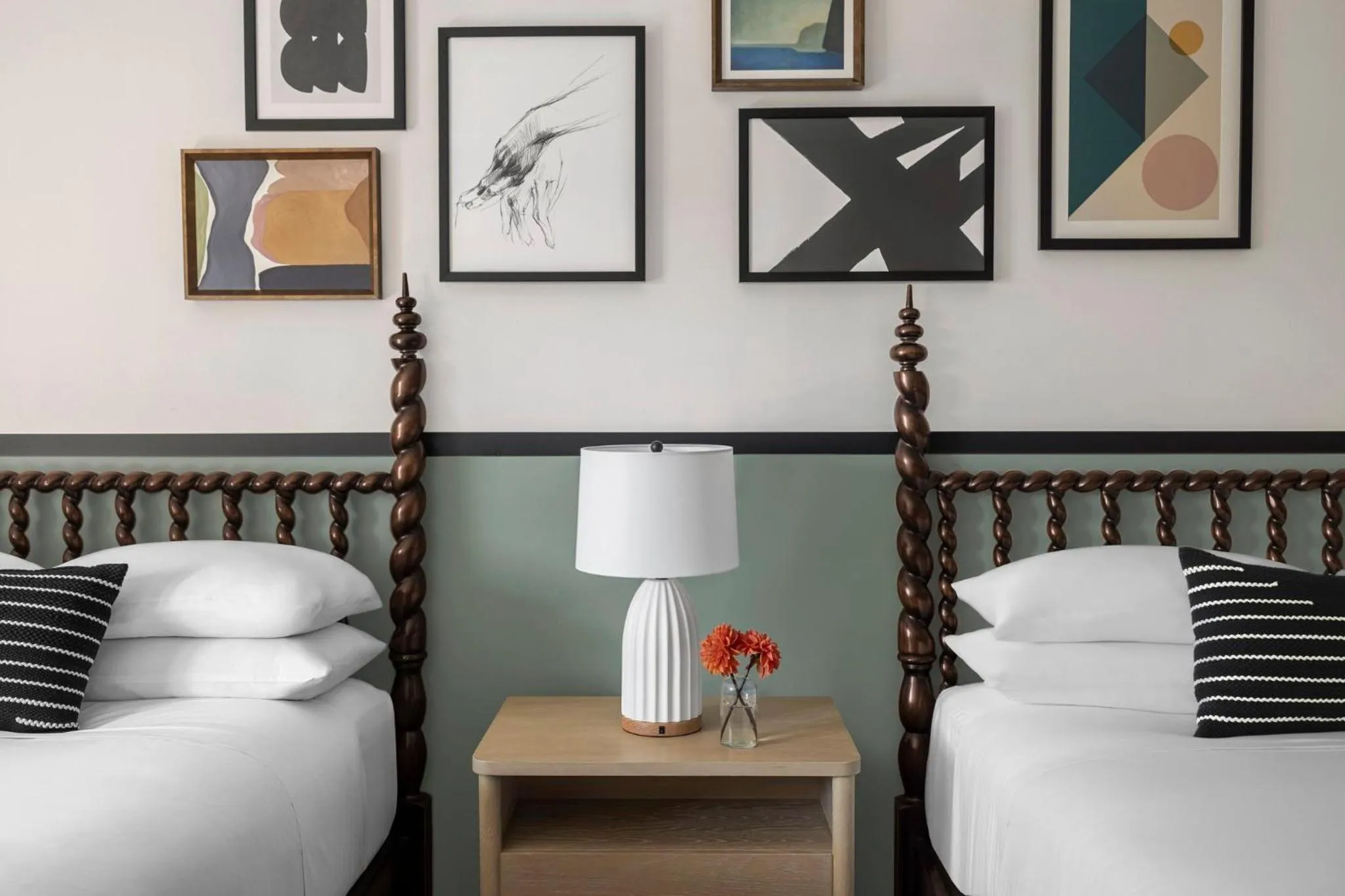 Photo of the whole room, Bed in Kimpton Canary Hotel by IHG