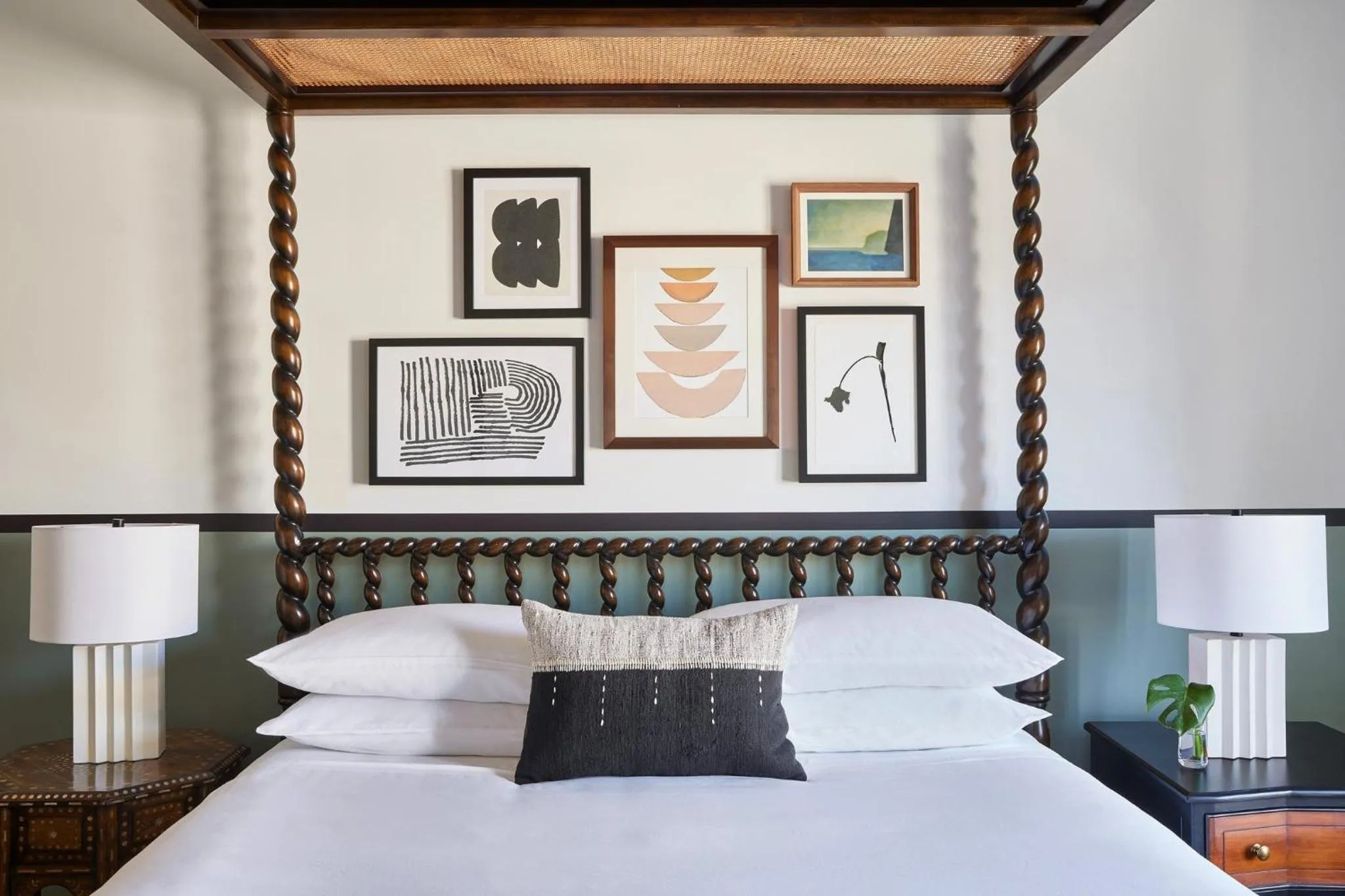 Photo of the whole room, Bed in Kimpton Canary Hotel by IHG