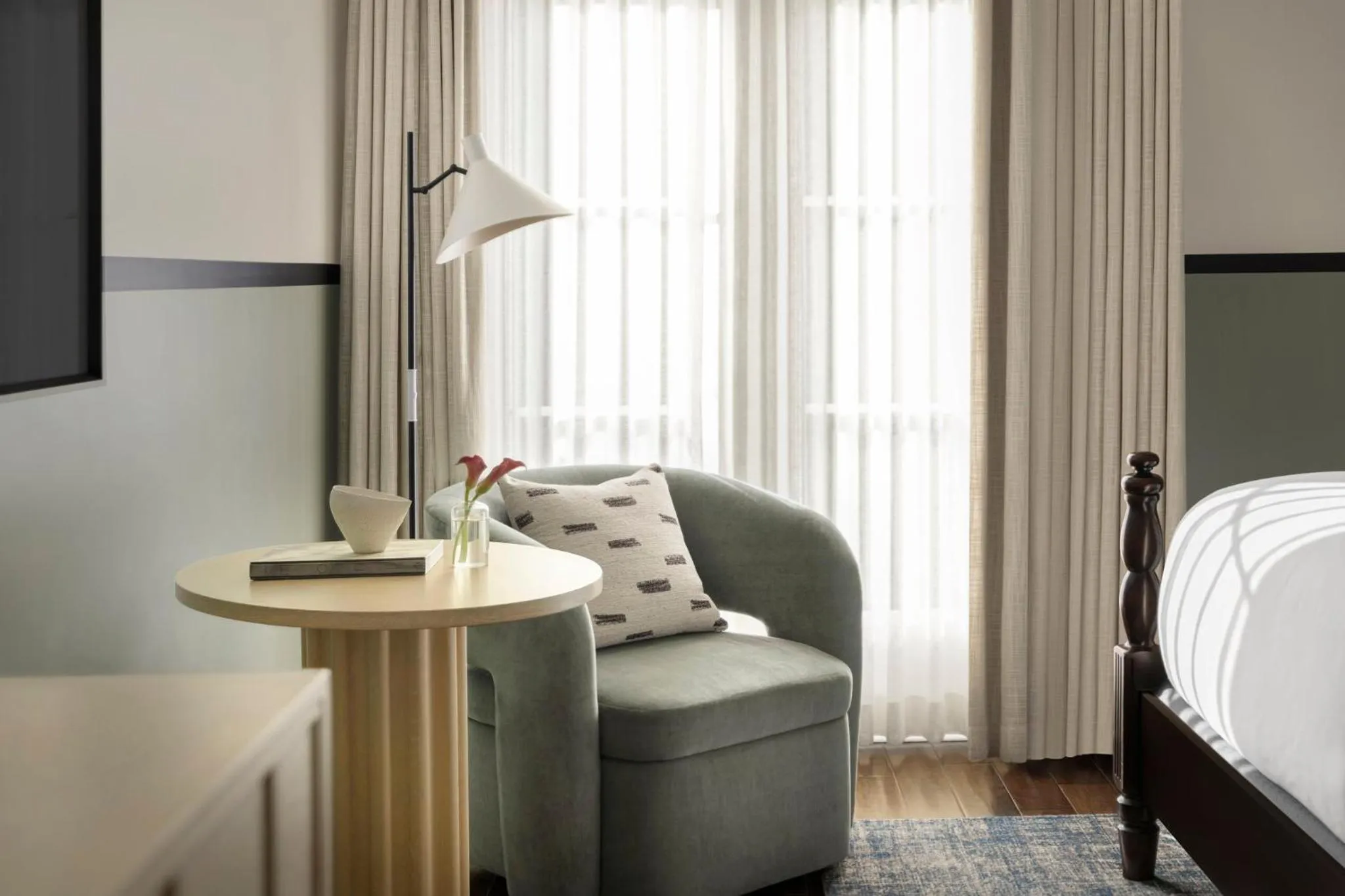 Photo of the whole room, Bed in Kimpton Canary Hotel by IHG