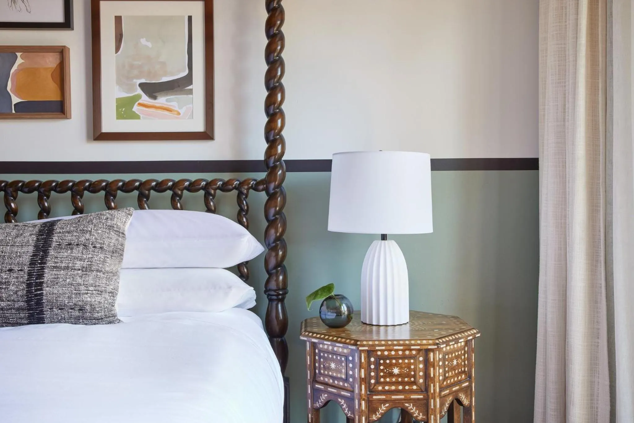 Photo of the whole room, Bed in Kimpton Canary Hotel by IHG