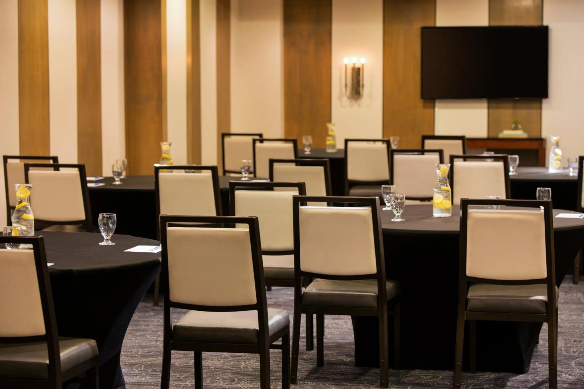 Meeting/conference room in Kimpton George Hotel by IHG