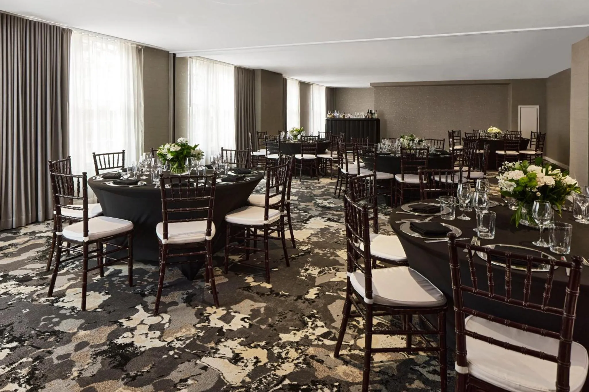 Facade/entrance in Archer Hotel Old Town Alexandria