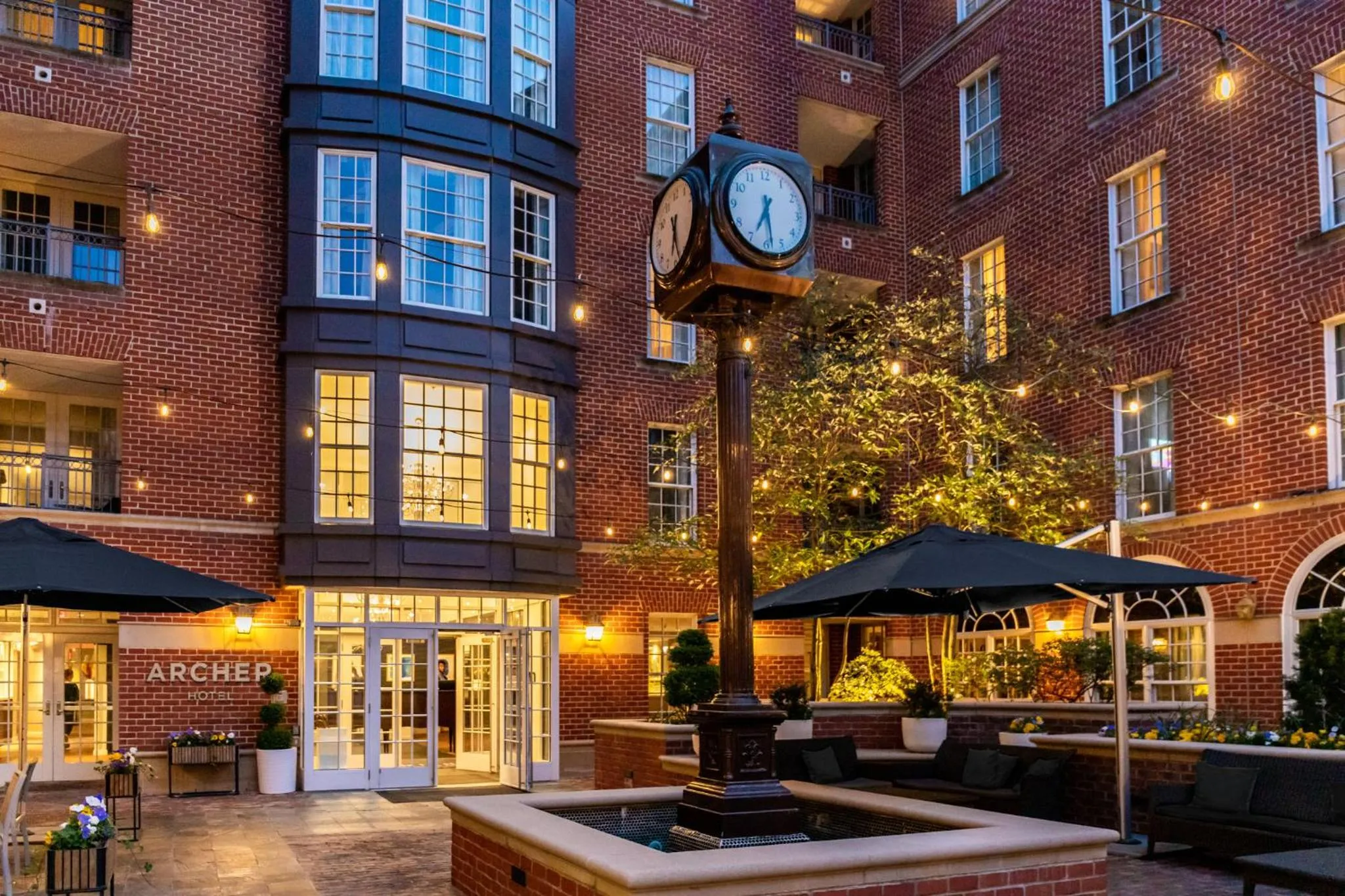 Inner courtyard view in Archer Hotel Old Town Alexandria