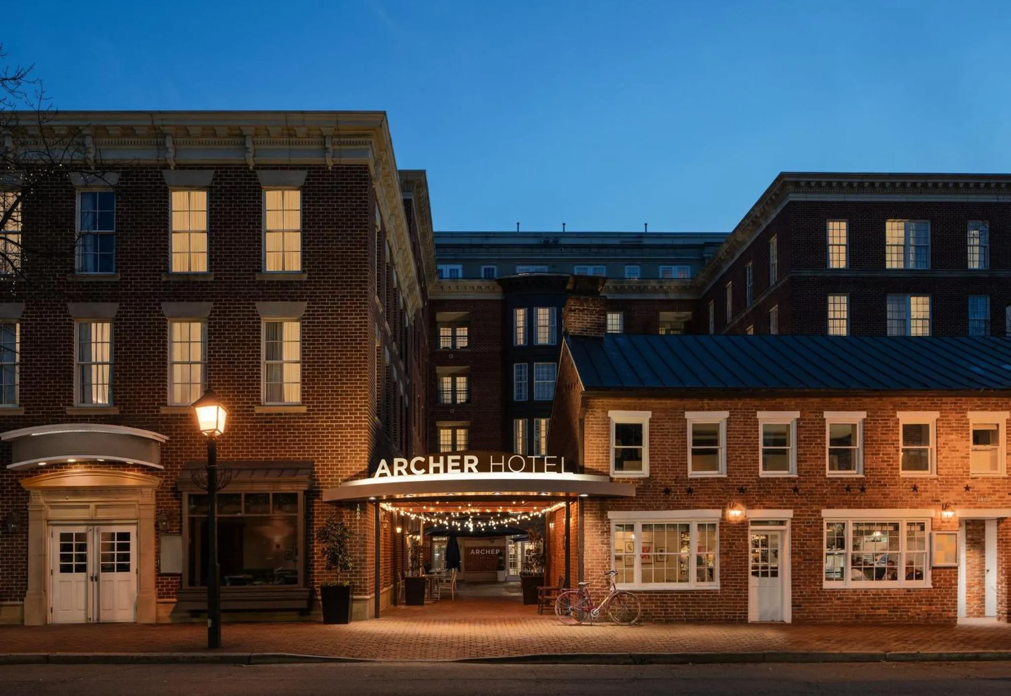Facade/entrance in Archer Hotel Old Town Alexandria