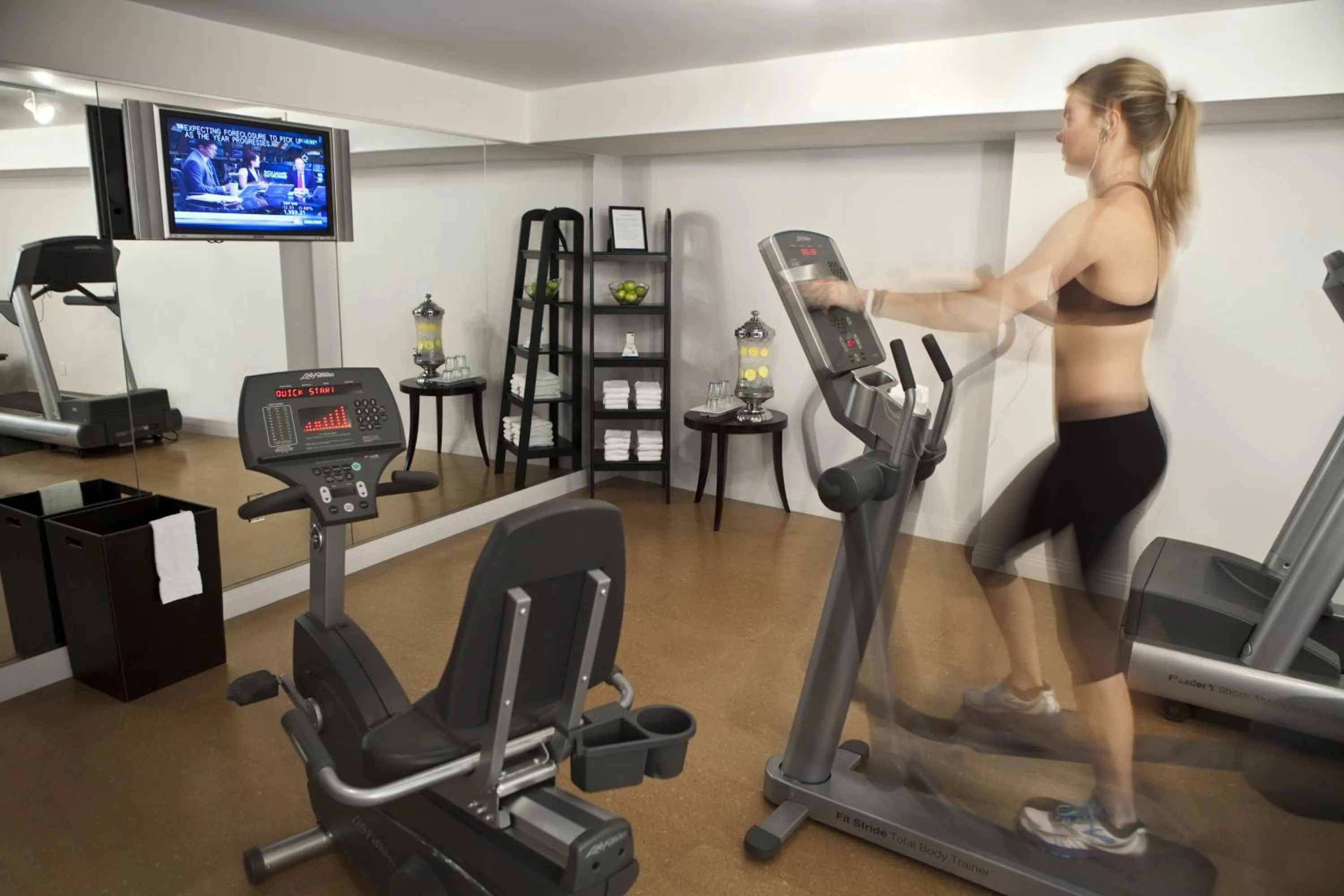 Fitness centre/facilities in Graduate by Hilton Dallas