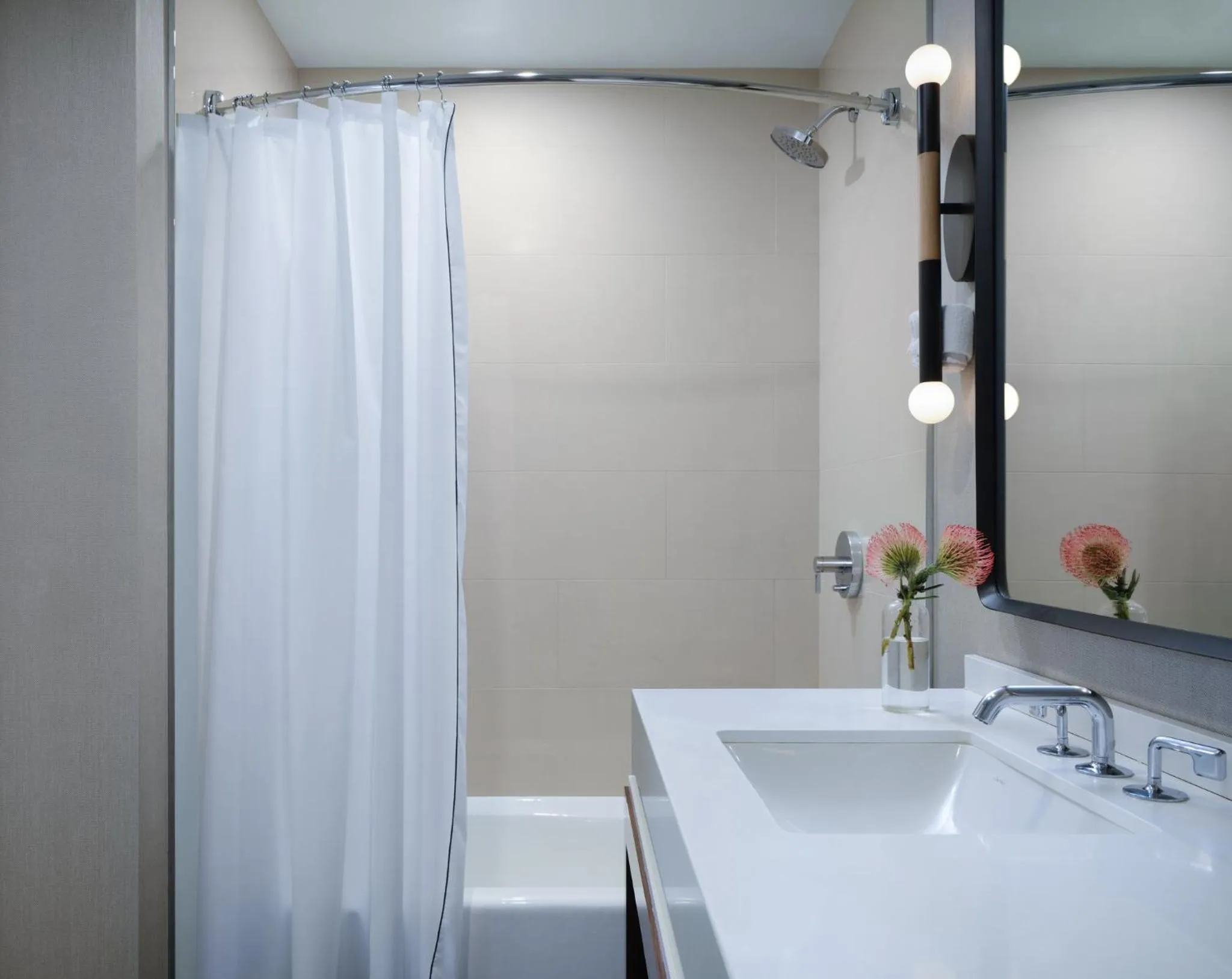 Photo of the whole room in Kimpton Hotel Palomar Phoenix Cityscape by IHG