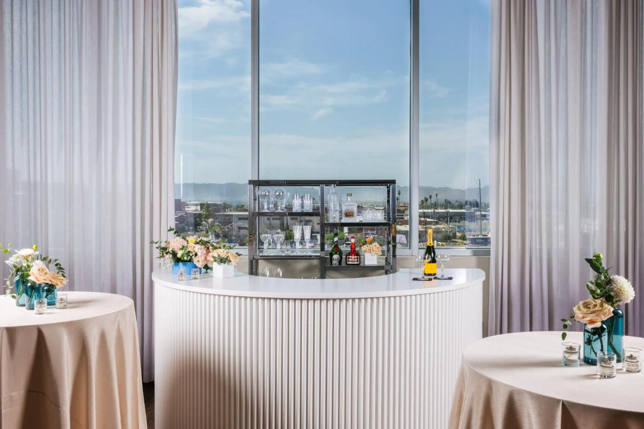 Meeting/conference room in Kimpton Hotel Palomar Phoenix Cityscape by IHG