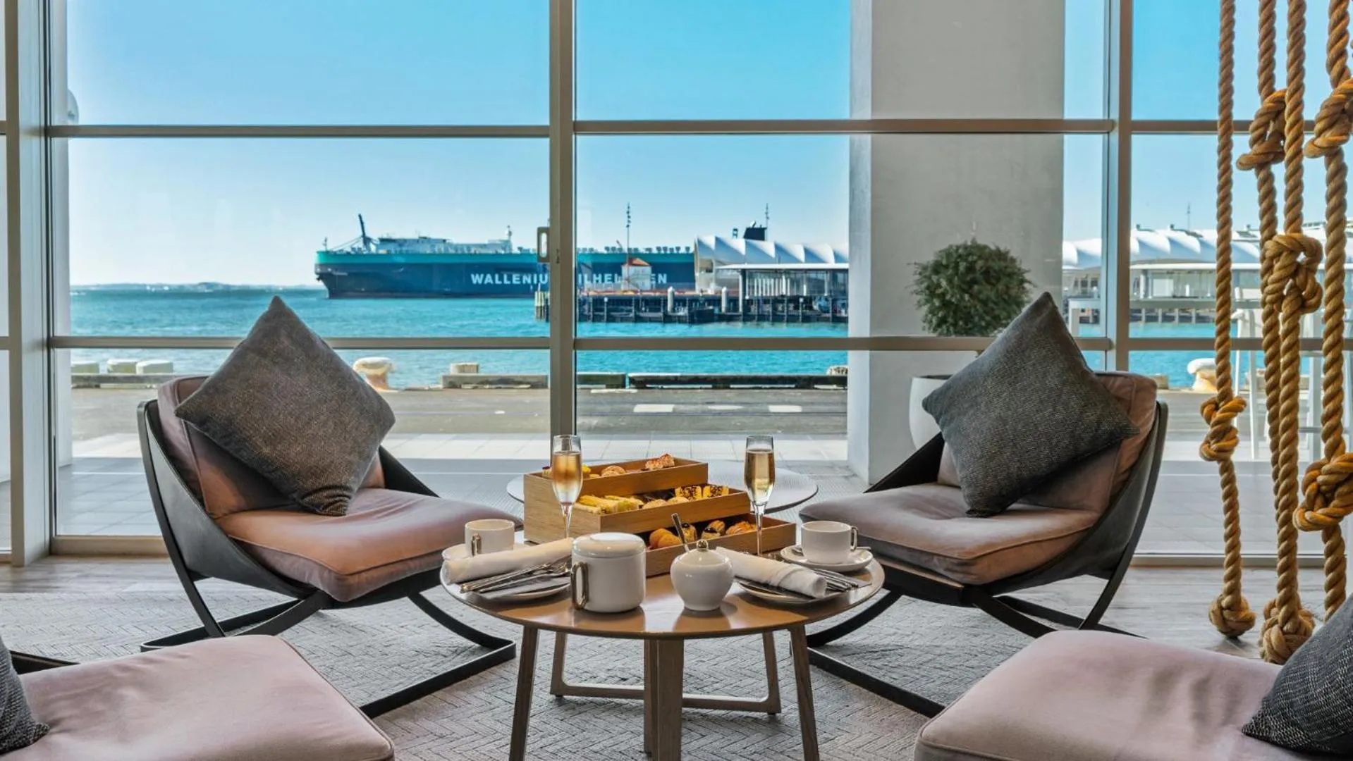 Lounge or bar in Hilton Auckland