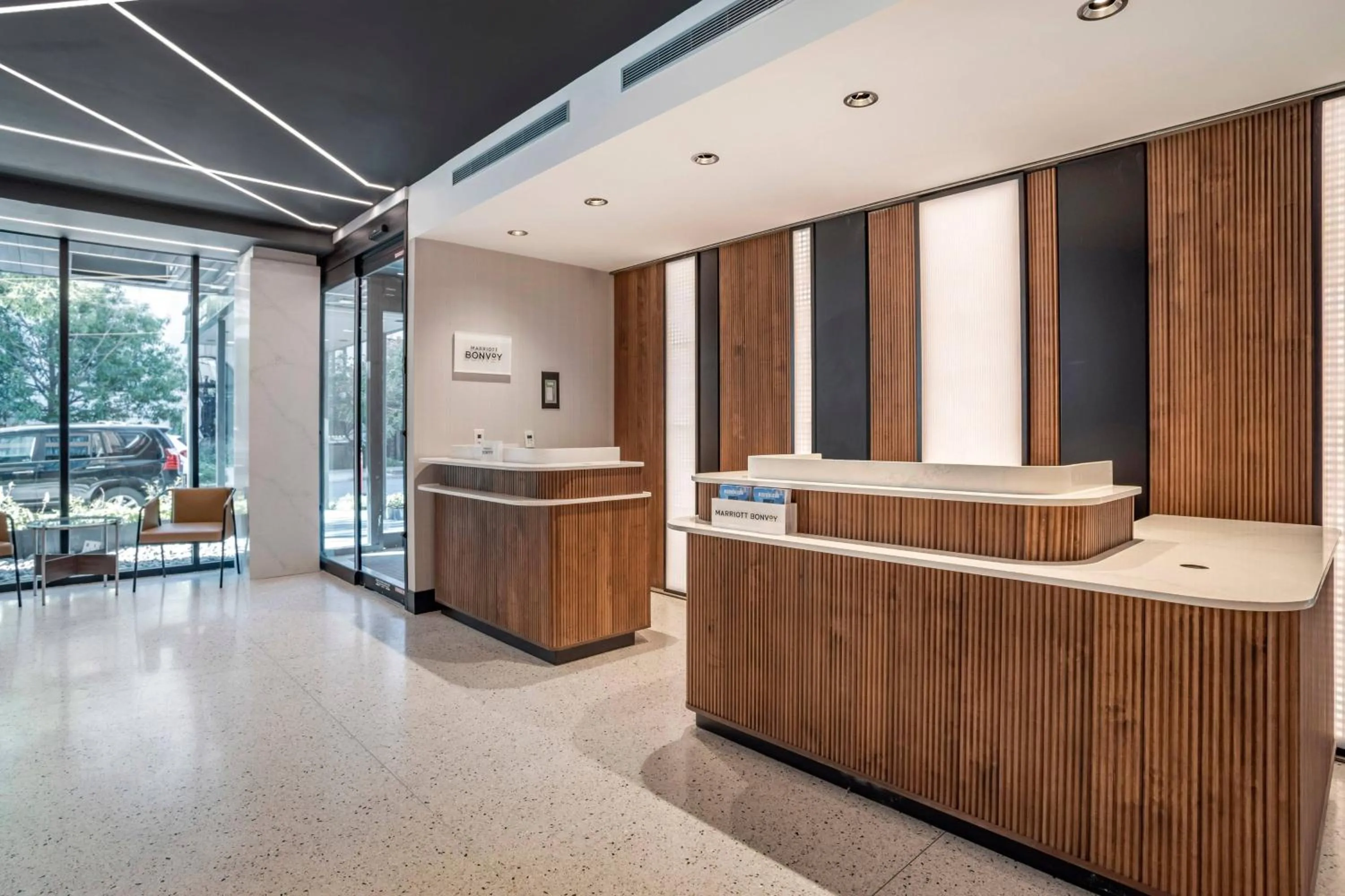 Lobby or reception in Courtyard by Marriott Washington, DC Dupont Circle