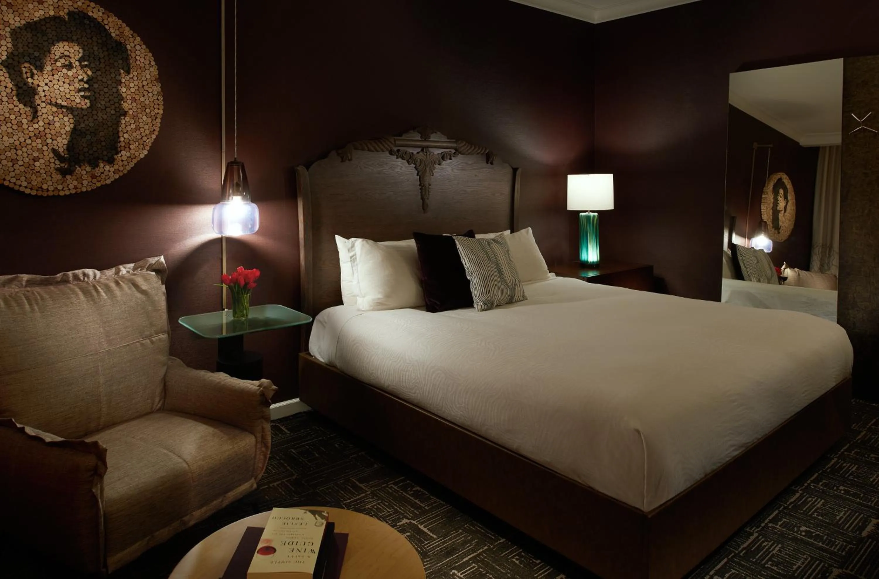 Photo of the whole room, Bed in Kimpton Hotel Vintage Portland by IHG