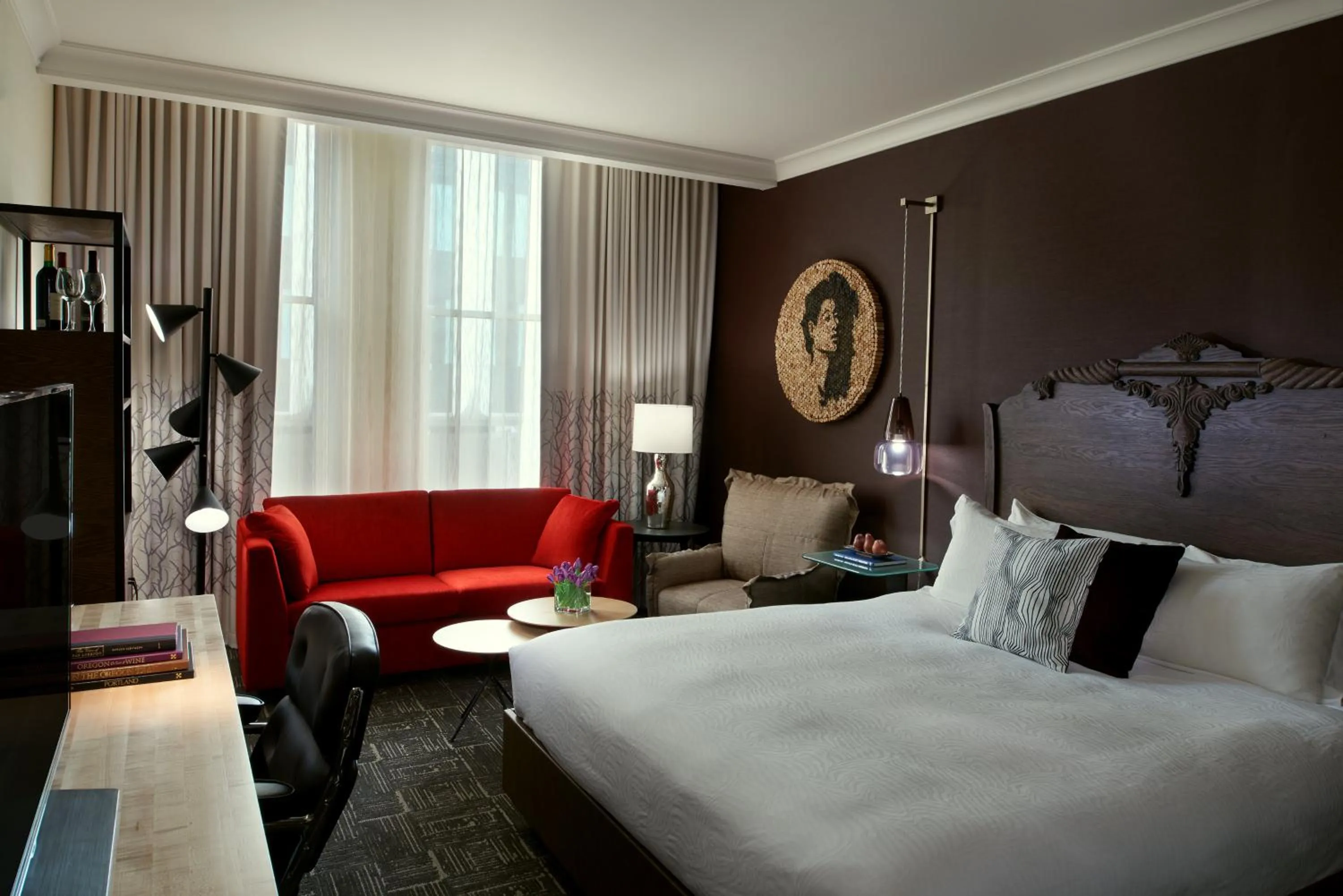 Photo of the whole room, Bed in Kimpton Hotel Vintage Portland by IHG
