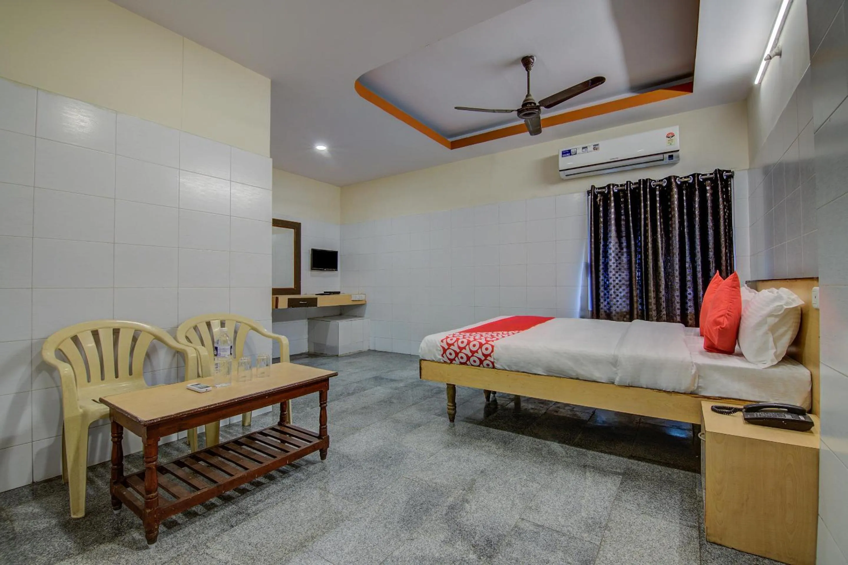 Bedroom, Bed in Hotel O Mayur's residency