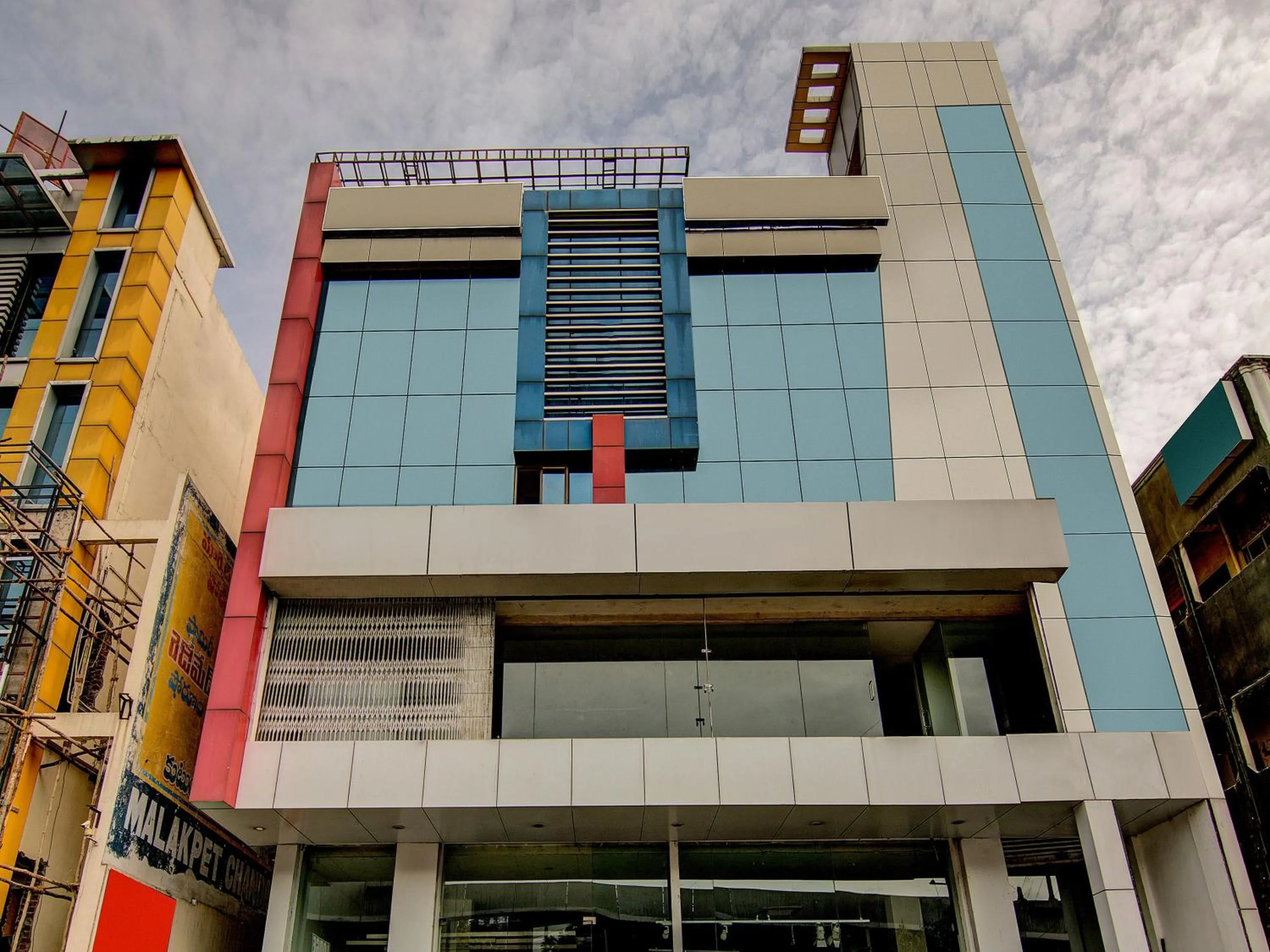 Facade/entrance, Property Building in Hotel O Mayur's Residency Near Malkpet