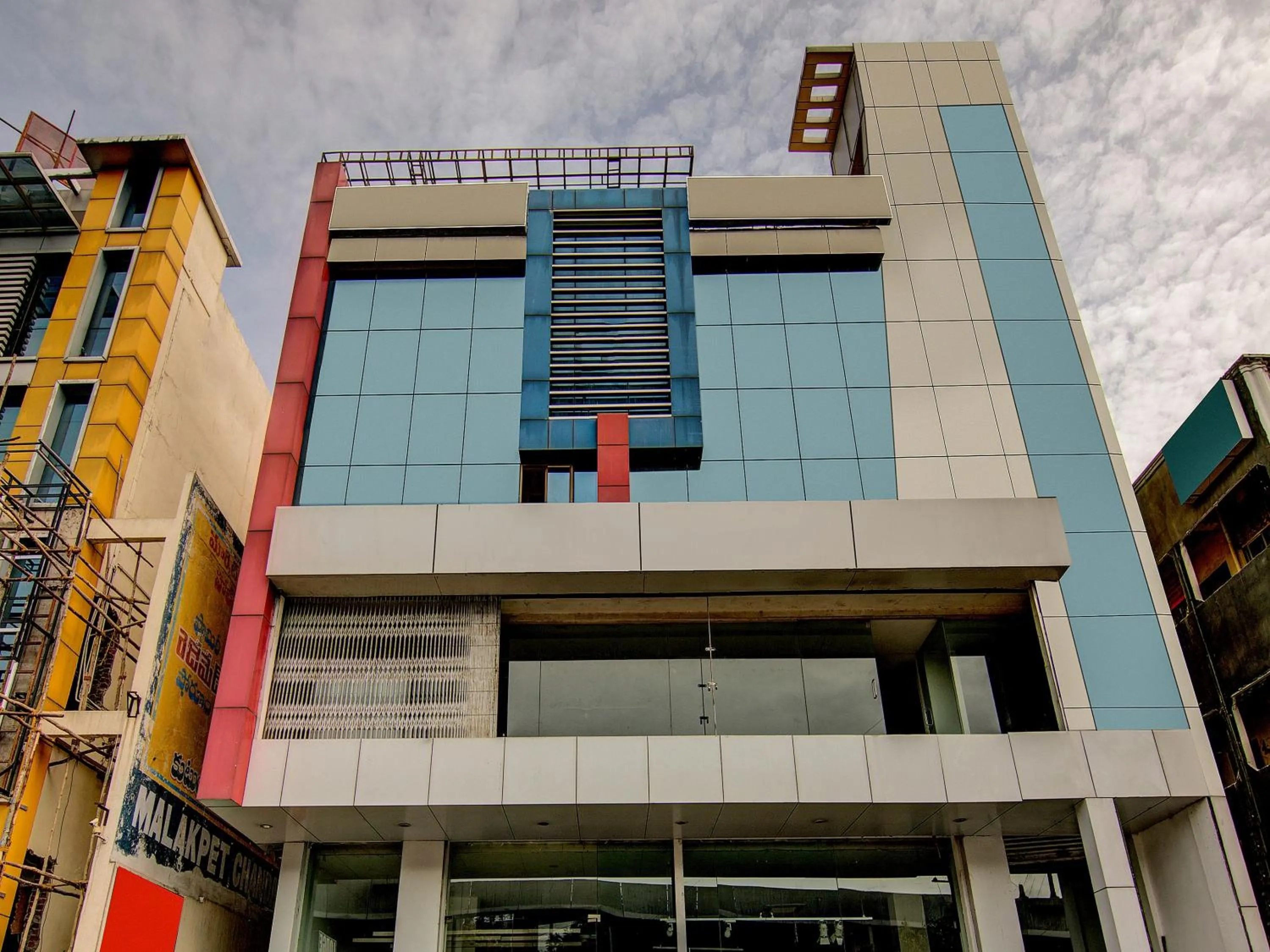 Facade/entrance, Property Building in Hotel O Mayur's Residency Near Malkpet