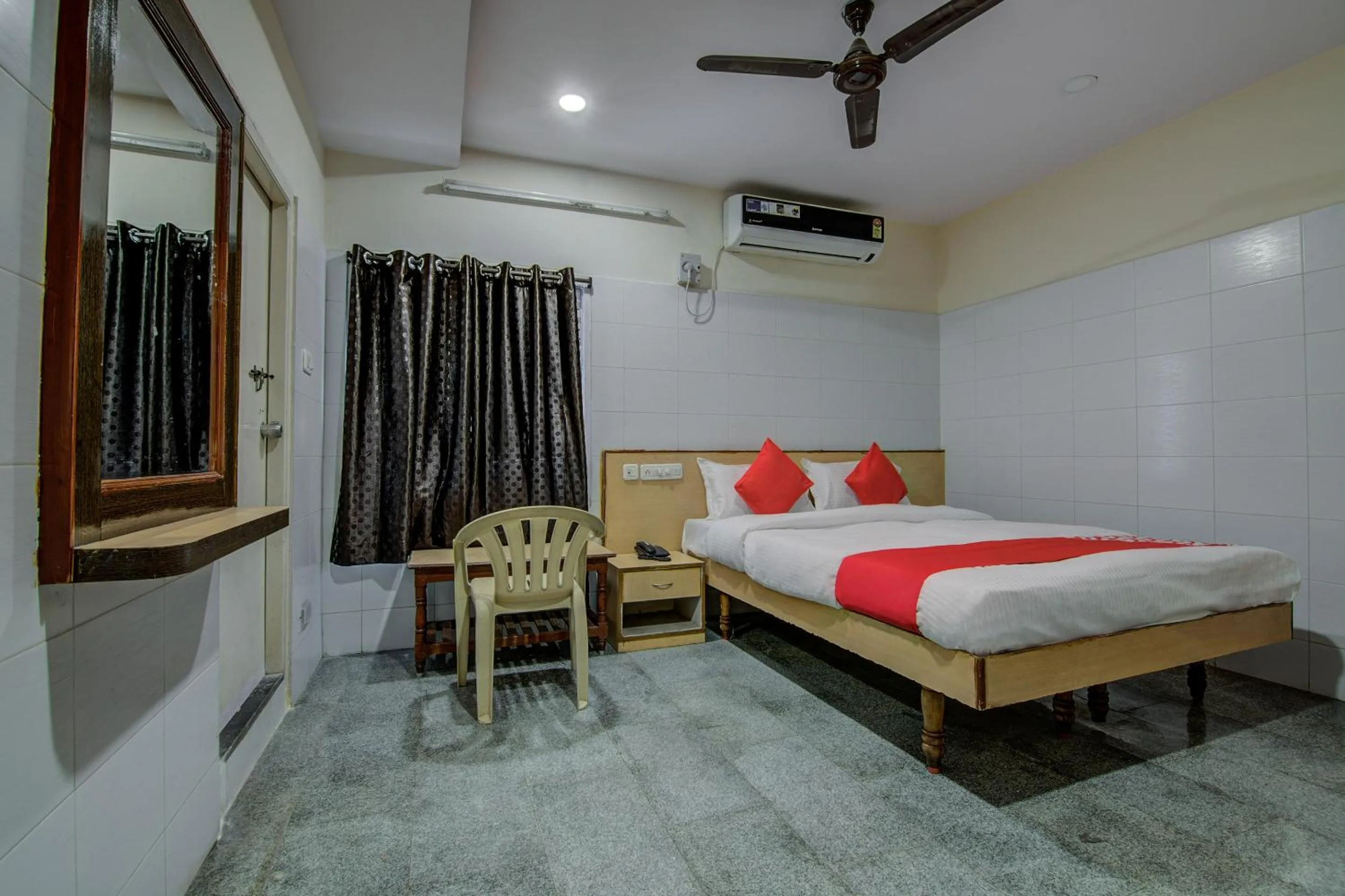 Bedroom, Bed in Hotel O Mayur's residency