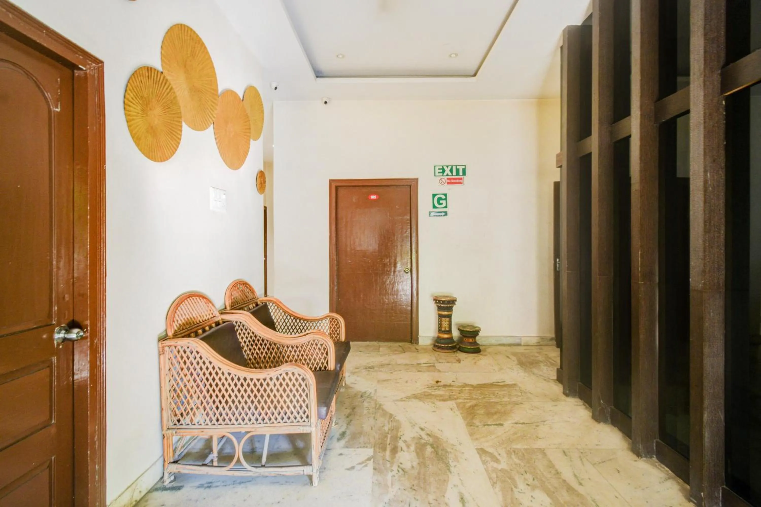 Lobby or reception in Super Townhouse Townvilla Guesthouse