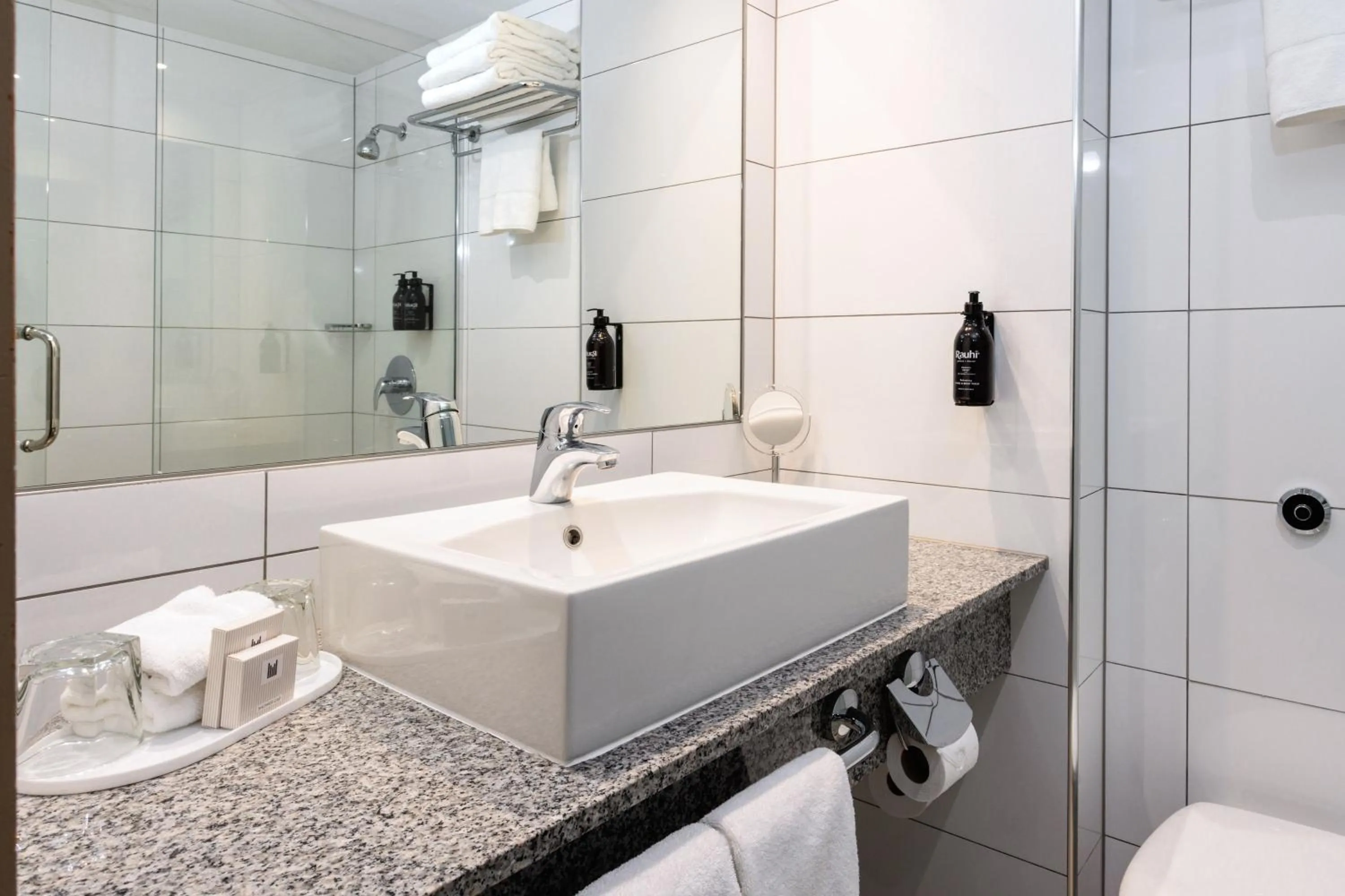 Bathroom in Copthorne Hotel Wellington, Oriental Bay