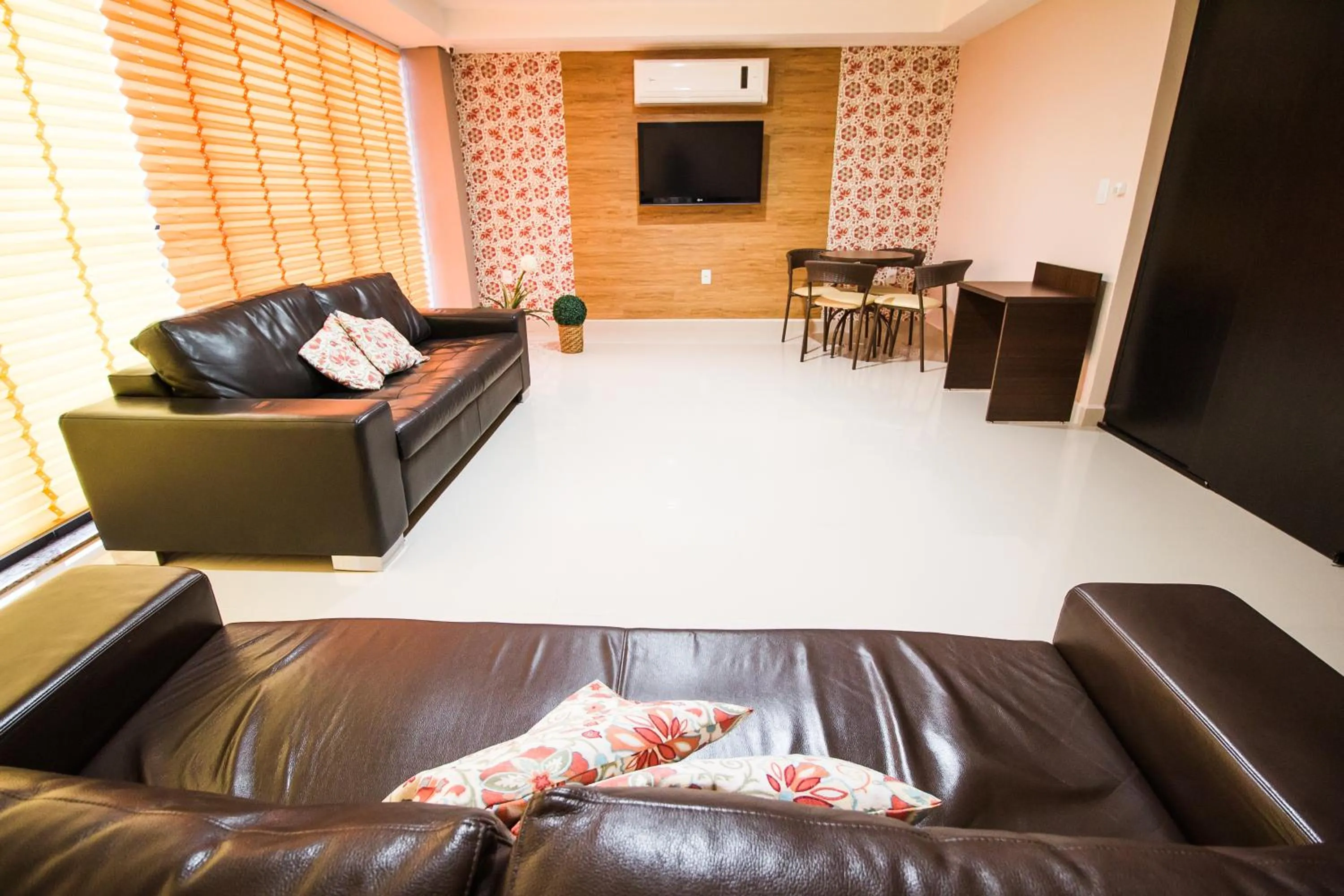 Communal lounge/ TV room in Hotel Nativo