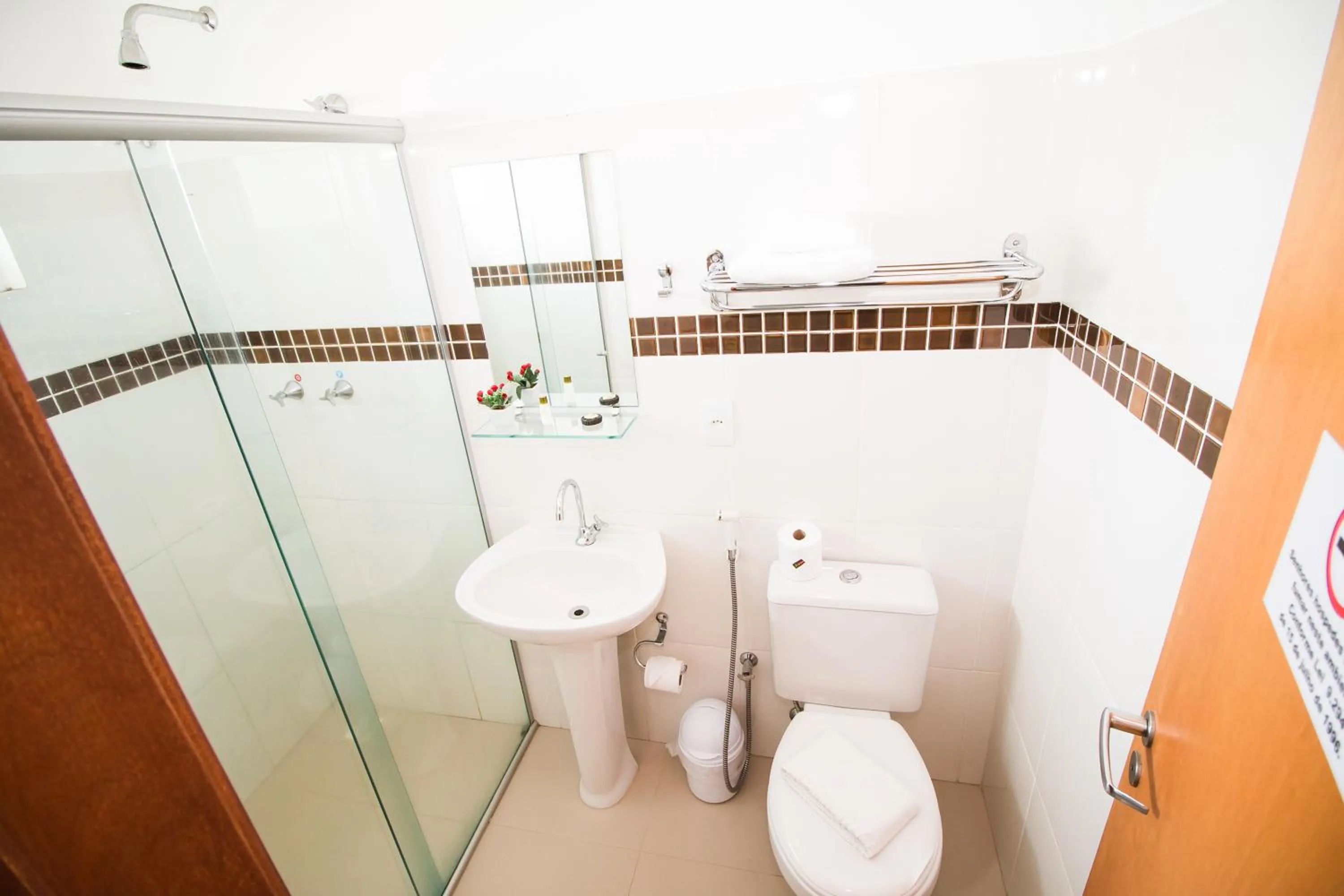 Shower in Hotel Nativo