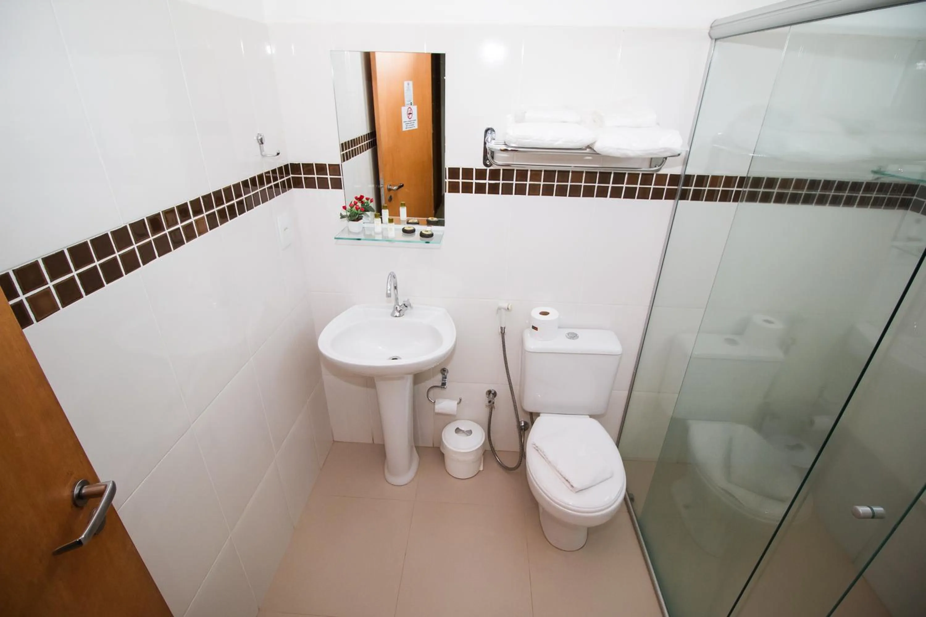 Shower in Hotel Nativo