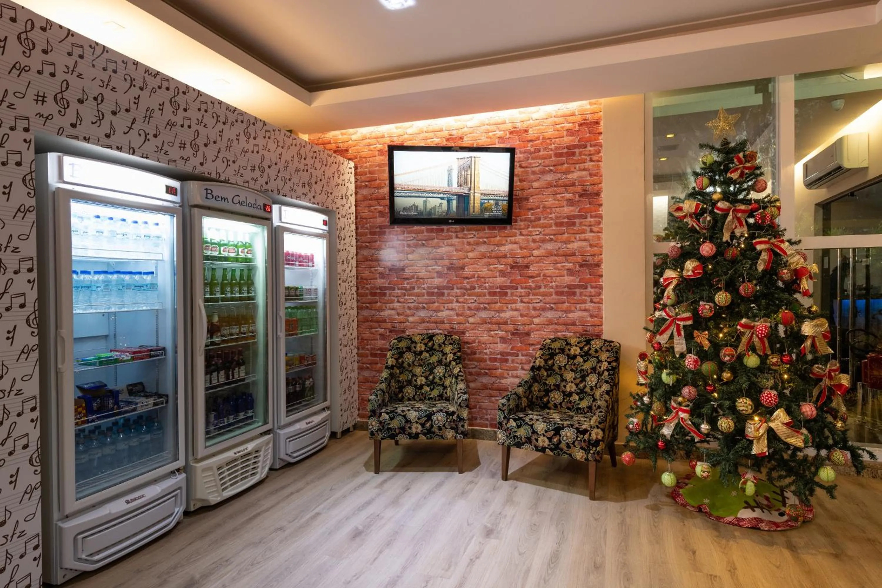 Communal lounge/ TV room in Hotel Nativo