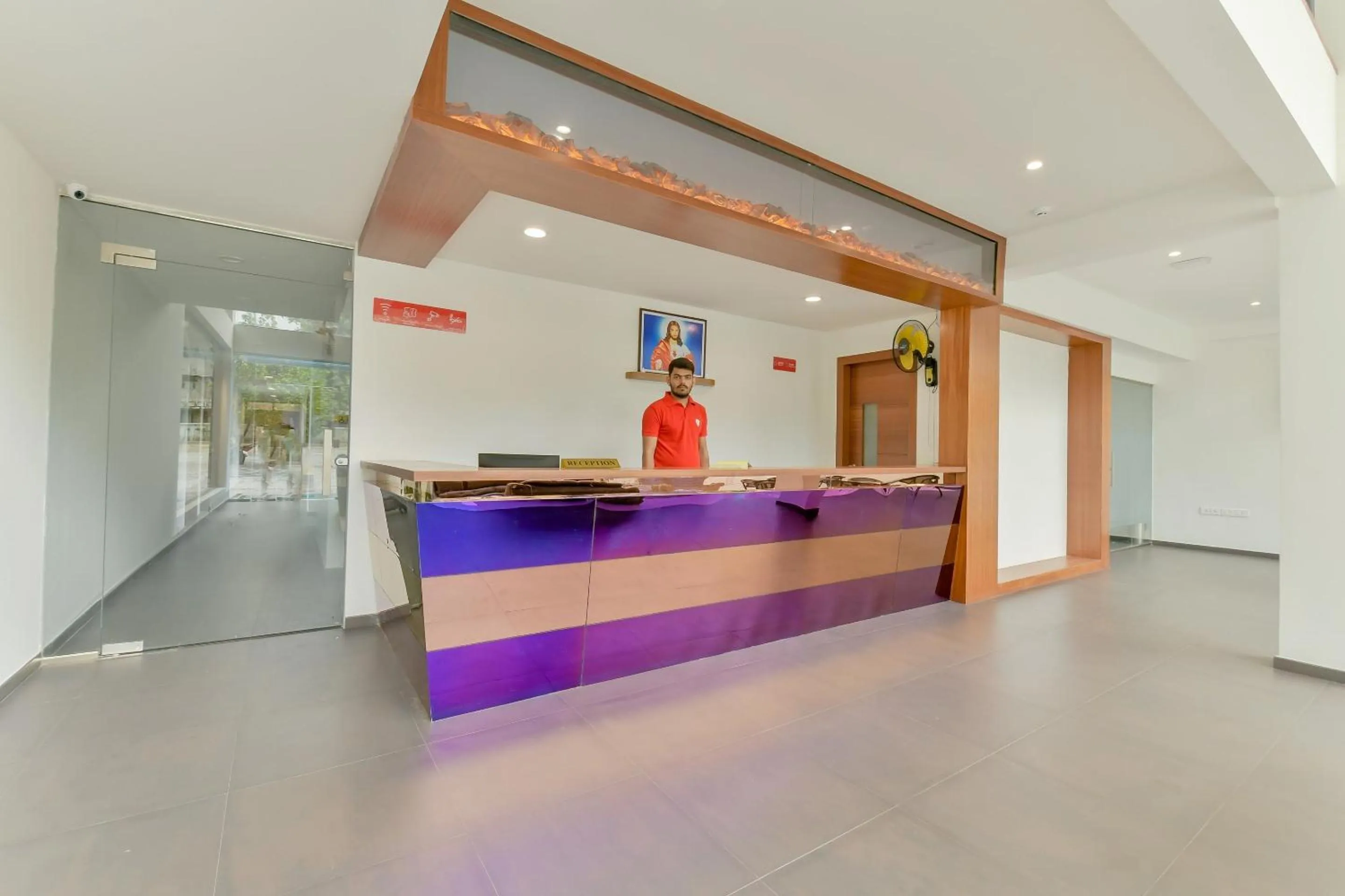 Lobby or reception in Super Townhouse Edassery Blue Bells