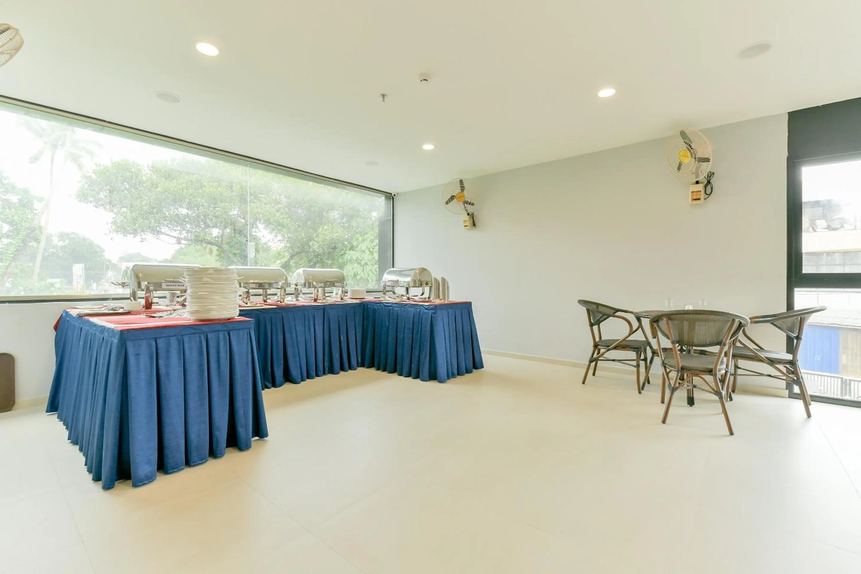 Lobby or reception in Super Townhouse Edassery Blue Bells
