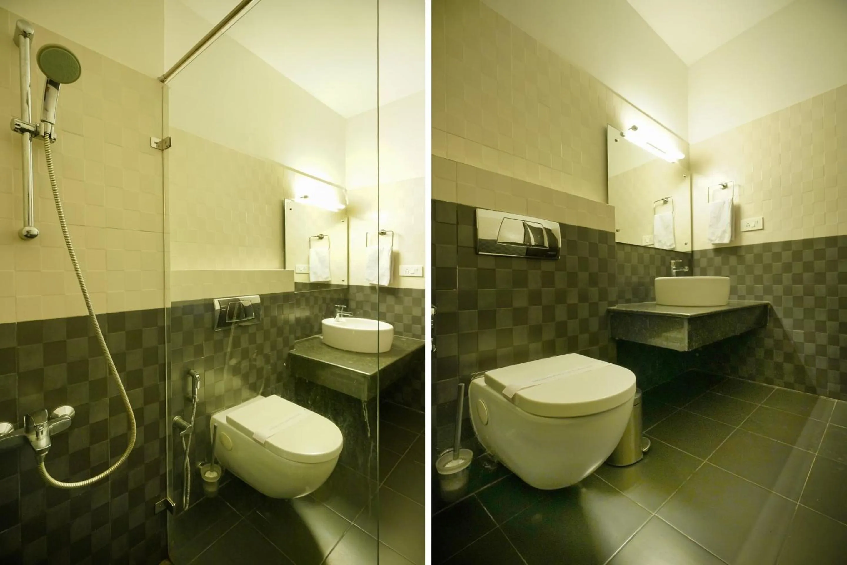 Bathroom in Super Townhouse Mookkannoor Tourist Home