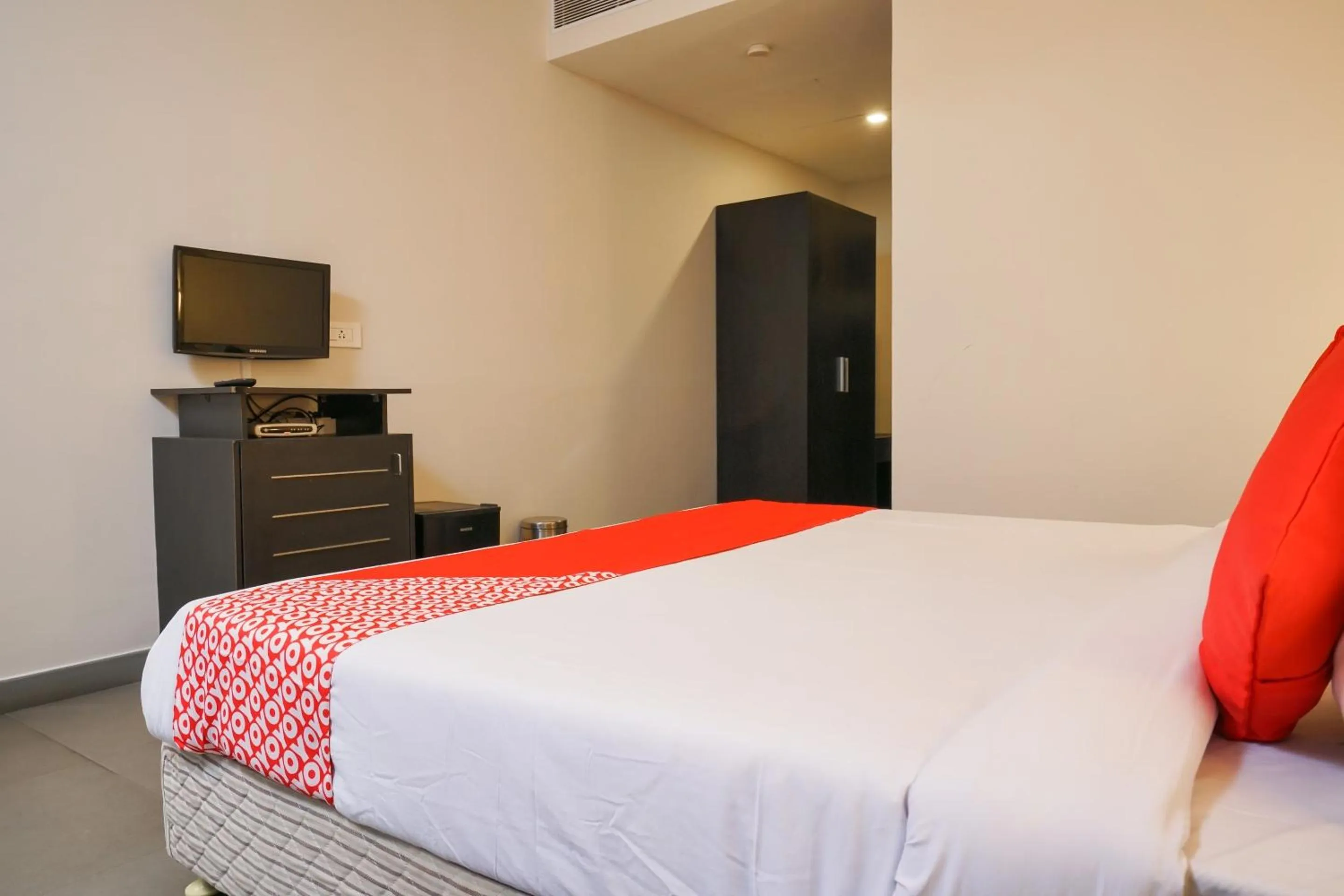 Bedroom, Bed in Super Townhouse Mookkannoor Tourist Home