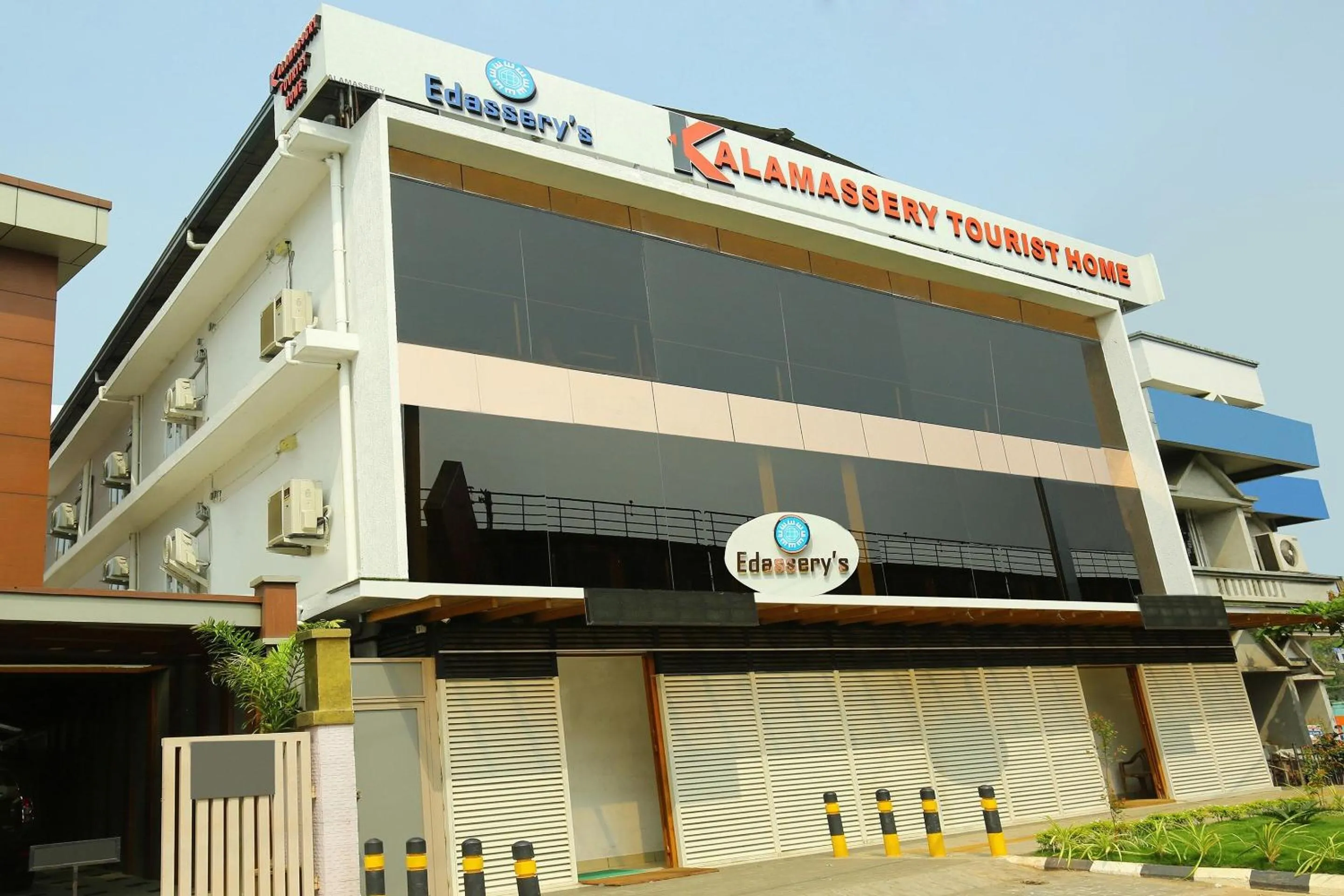 Facade/entrance in Super Townhouse Edasserys Kalamassery Tourist Home
