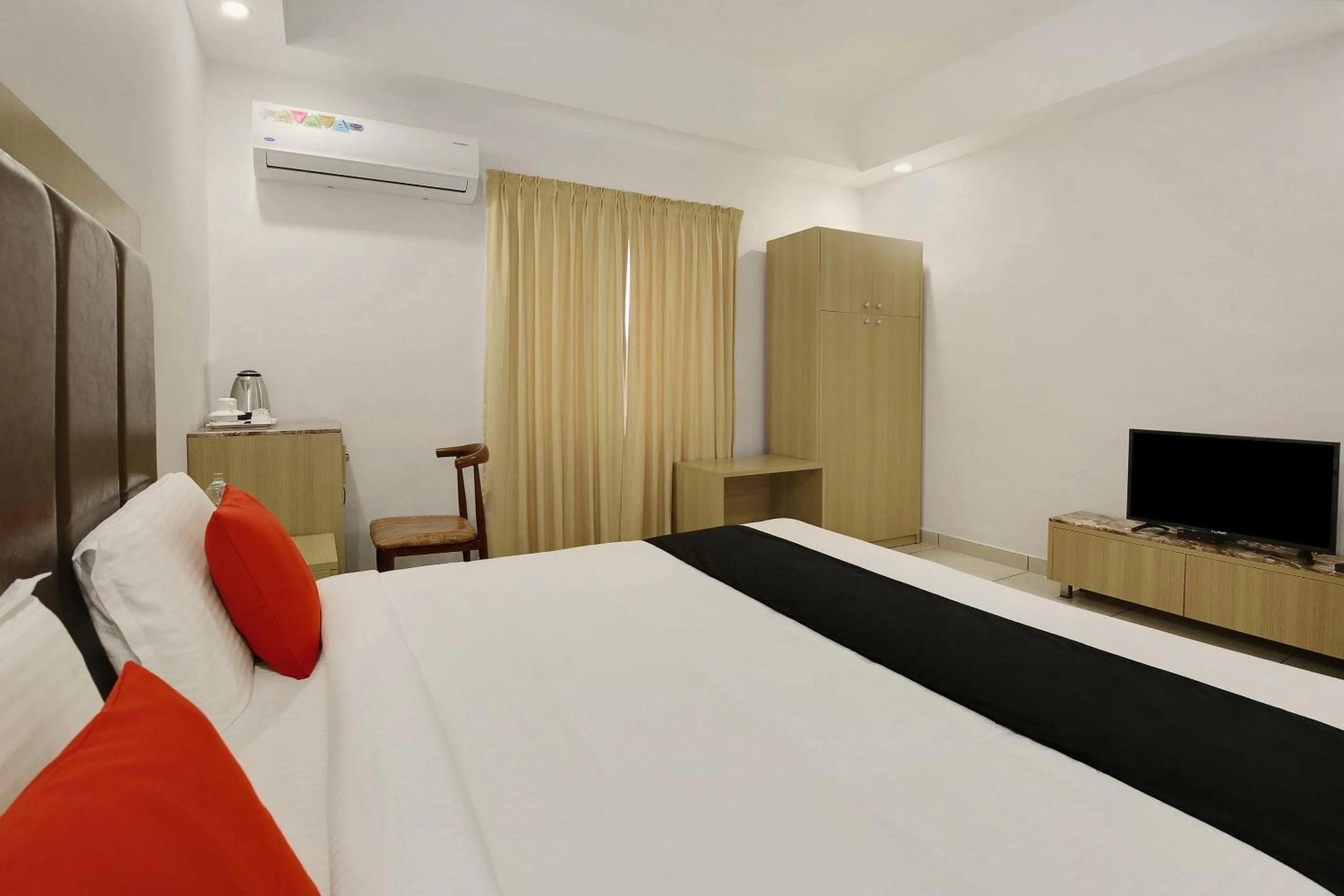 Lobby or reception, Bed in Super Townhouse Edasserys Kalamassery Tourist Home