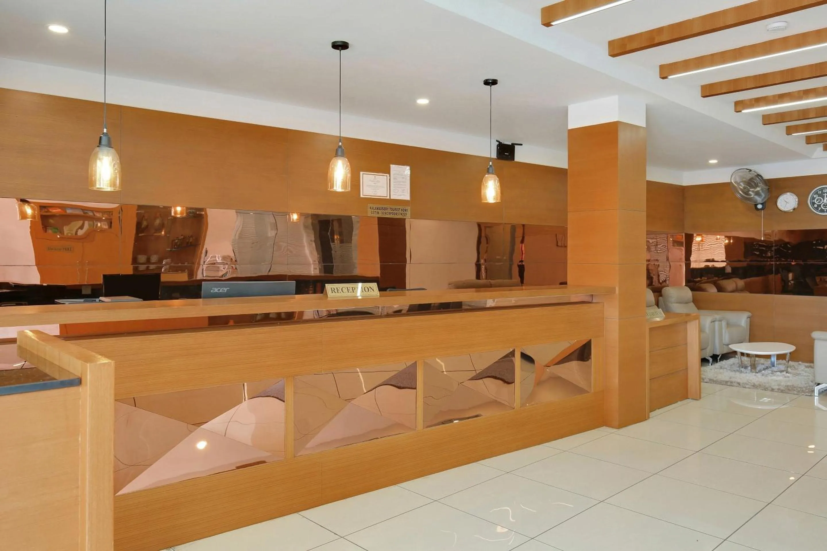 Lobby or reception in Super Townhouse Edasserys Kalamassery Tourist Home