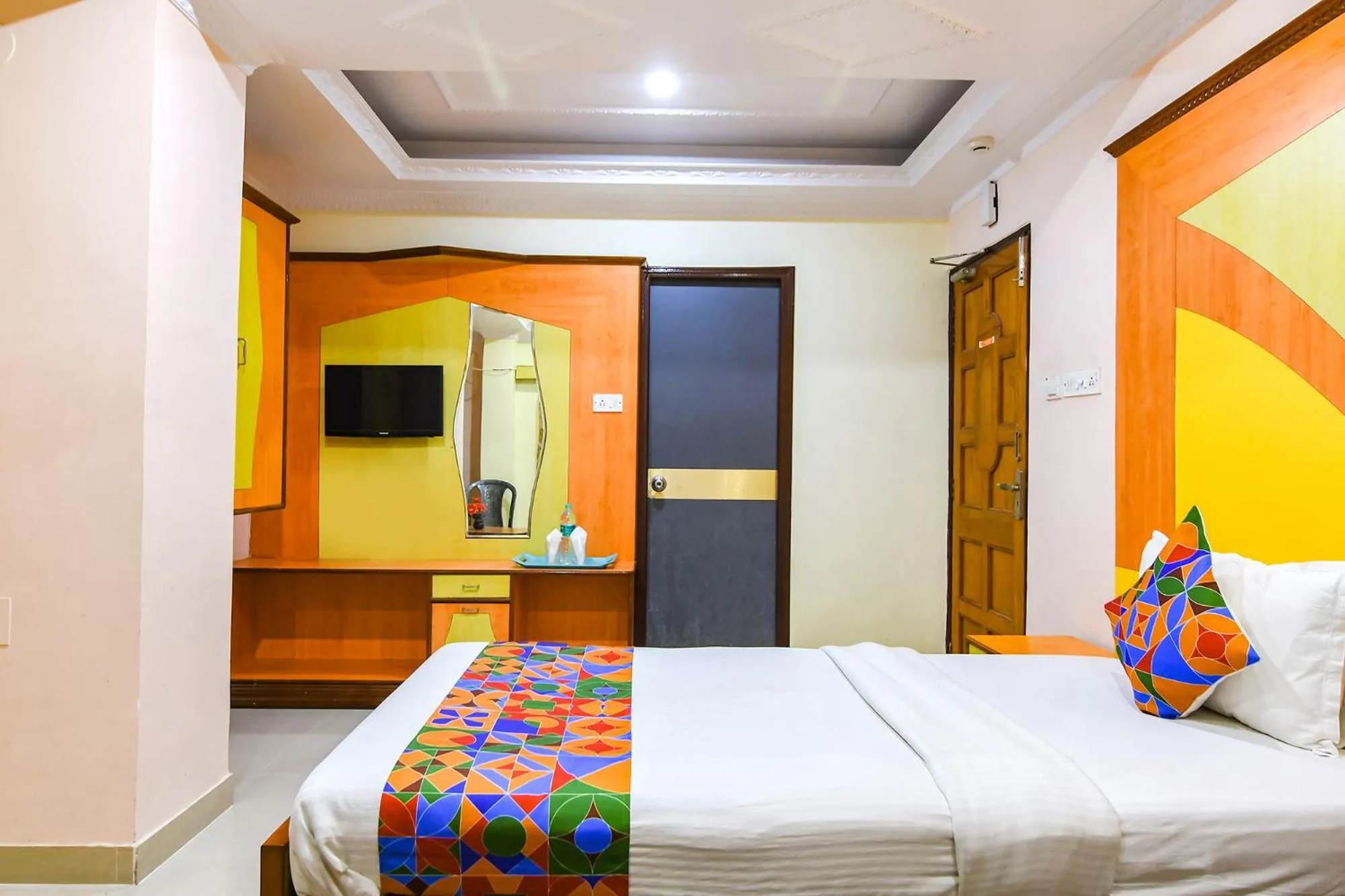 Bed in FabHotel Wild Orchid - 800m from Medica Superspecialty Hospital