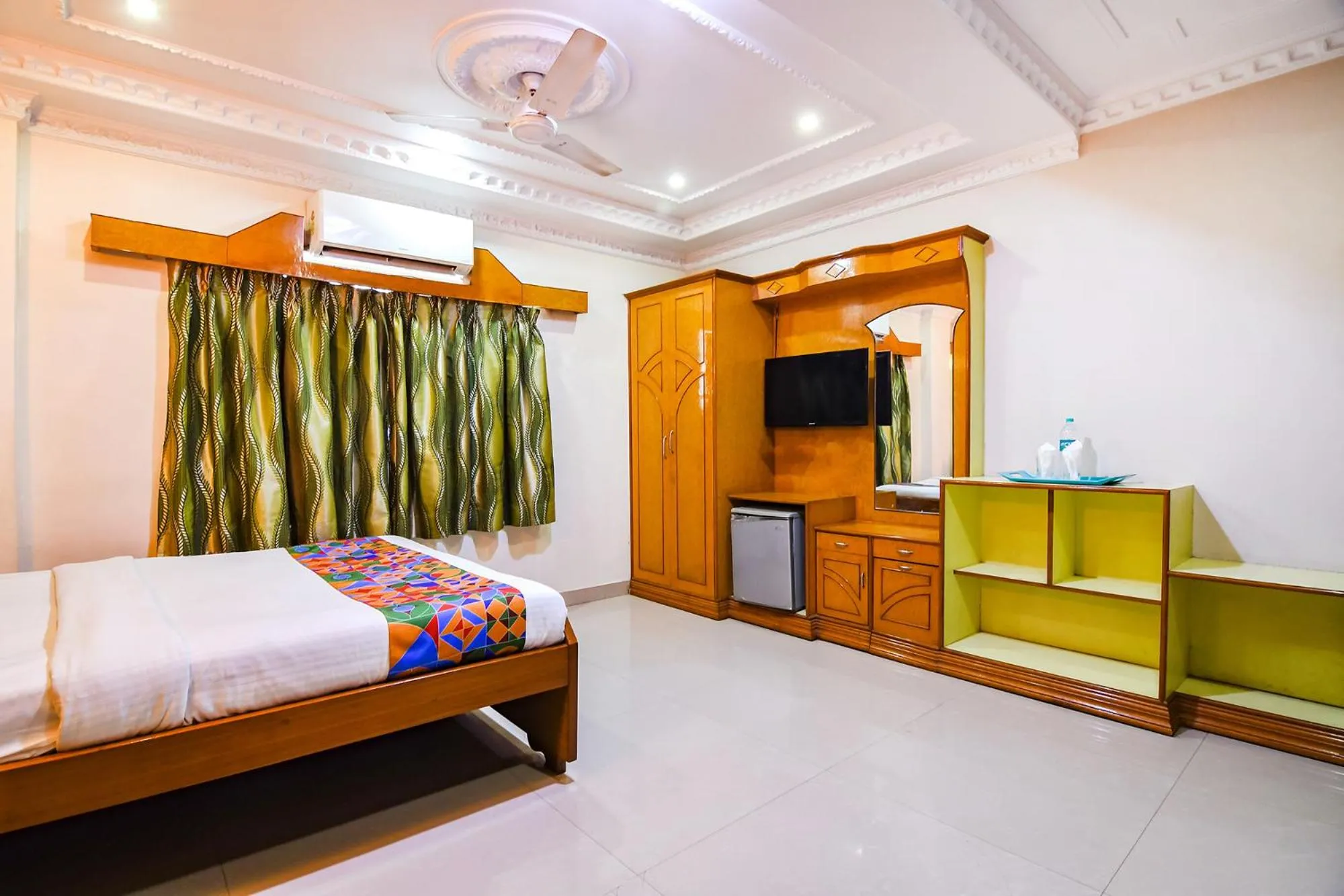 Bed in FabHotel Wild Orchid - 800m from Medica Superspecialty Hospital