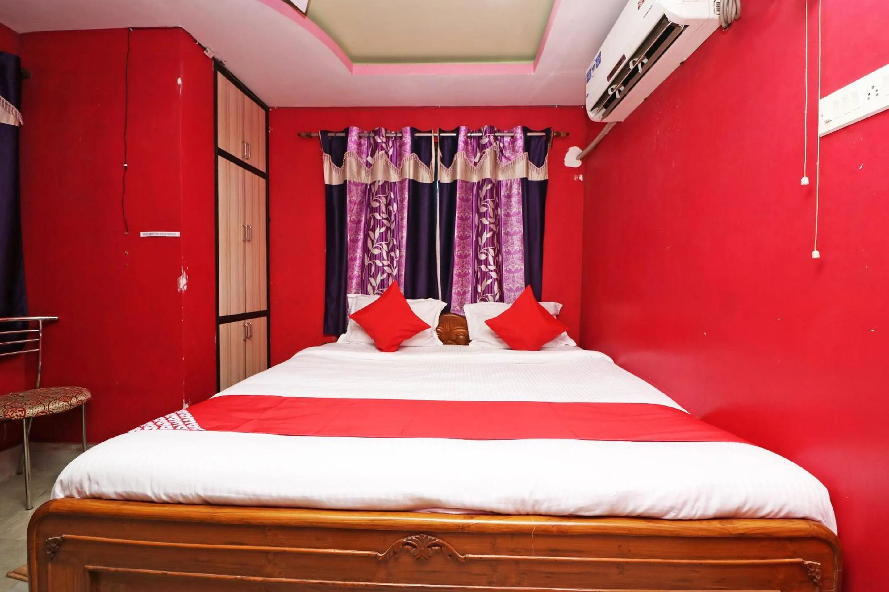 Bedroom, Bed in Xpress Inn