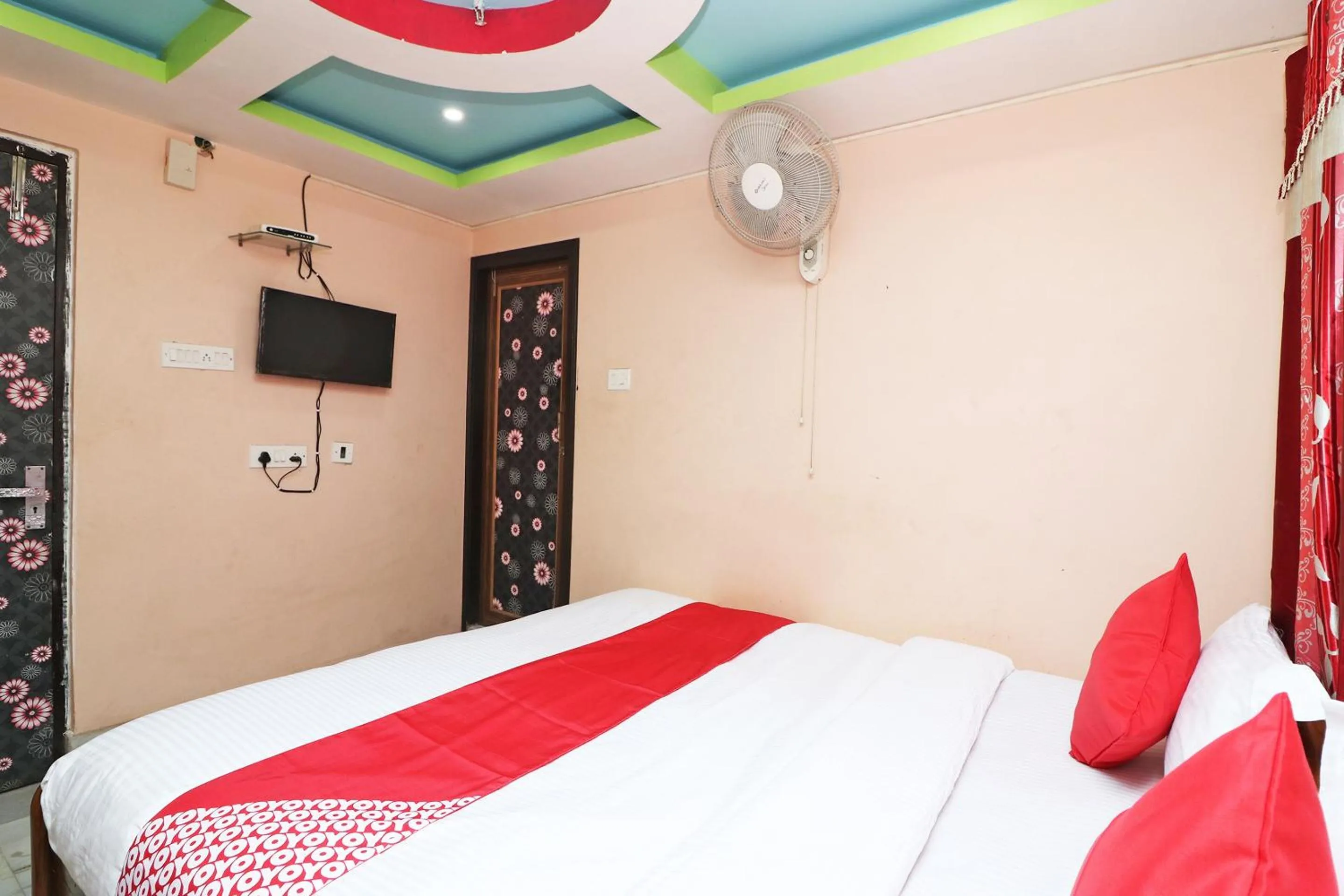 Lobby or reception, Bed in Xpress Inn