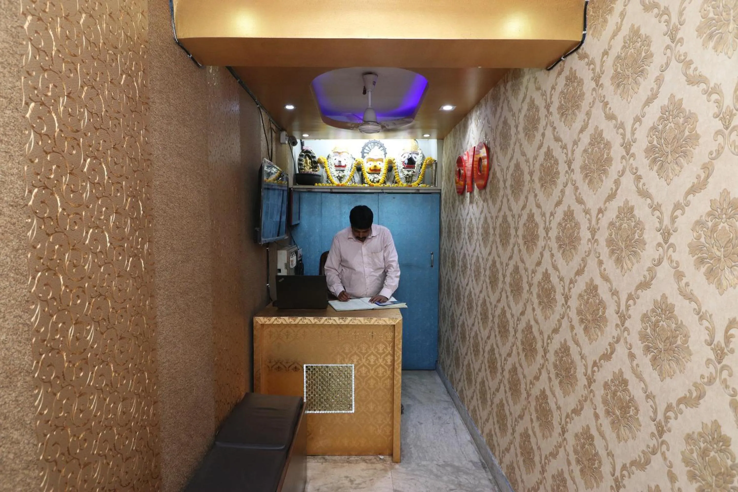 Lobby or reception, Staff in OYO 18490 Hotel Jagannath International