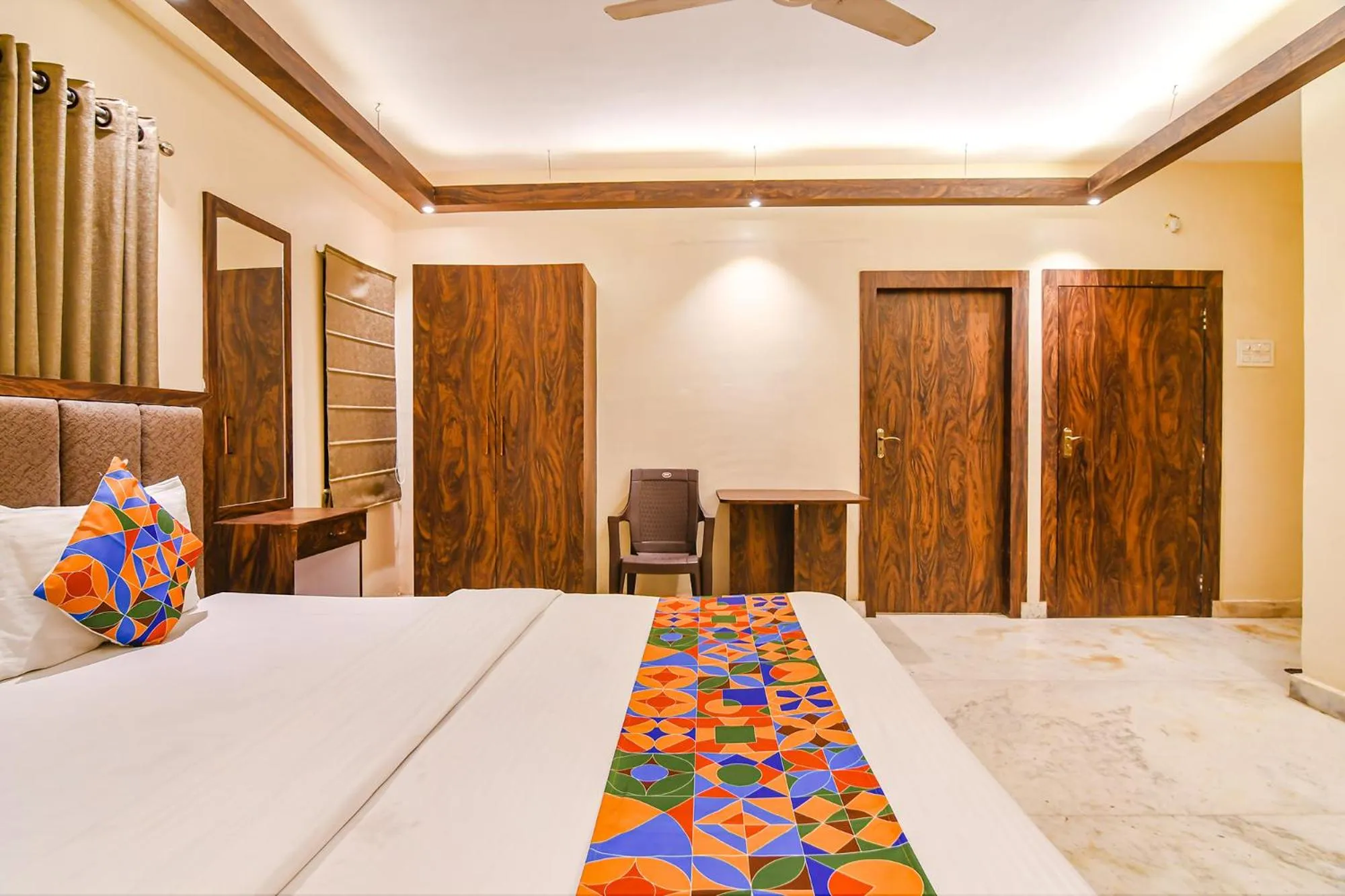 Bed in FabHotel The Golden Orchid