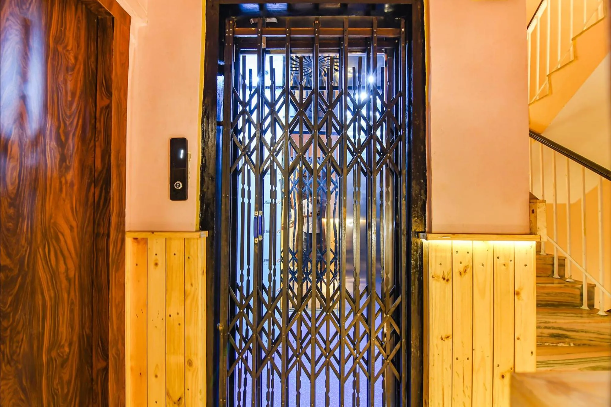 Lobby or reception in FabHotel The Golden Orchid