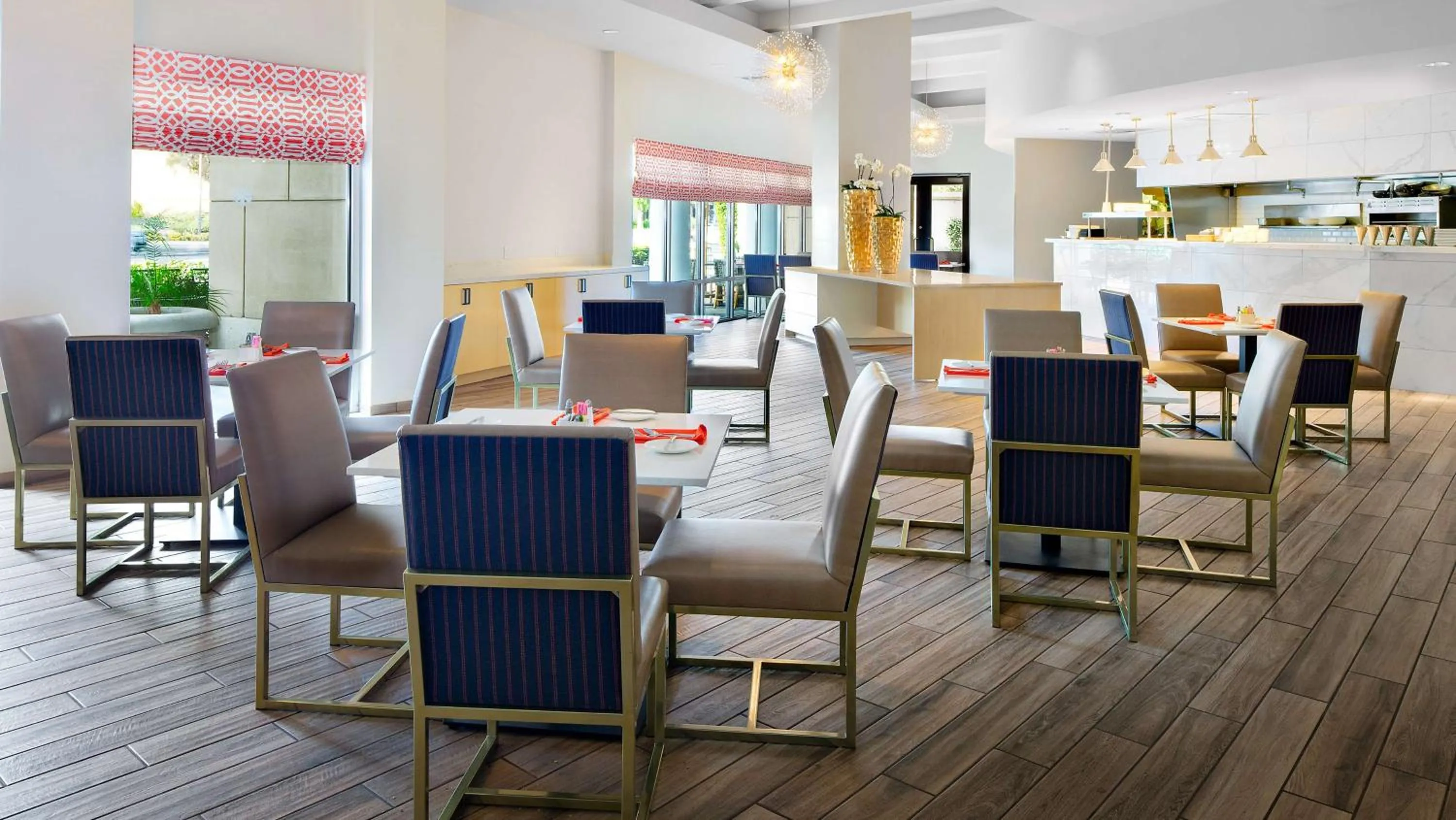 Restaurant/places to eat in Hyatt Regency Valencia