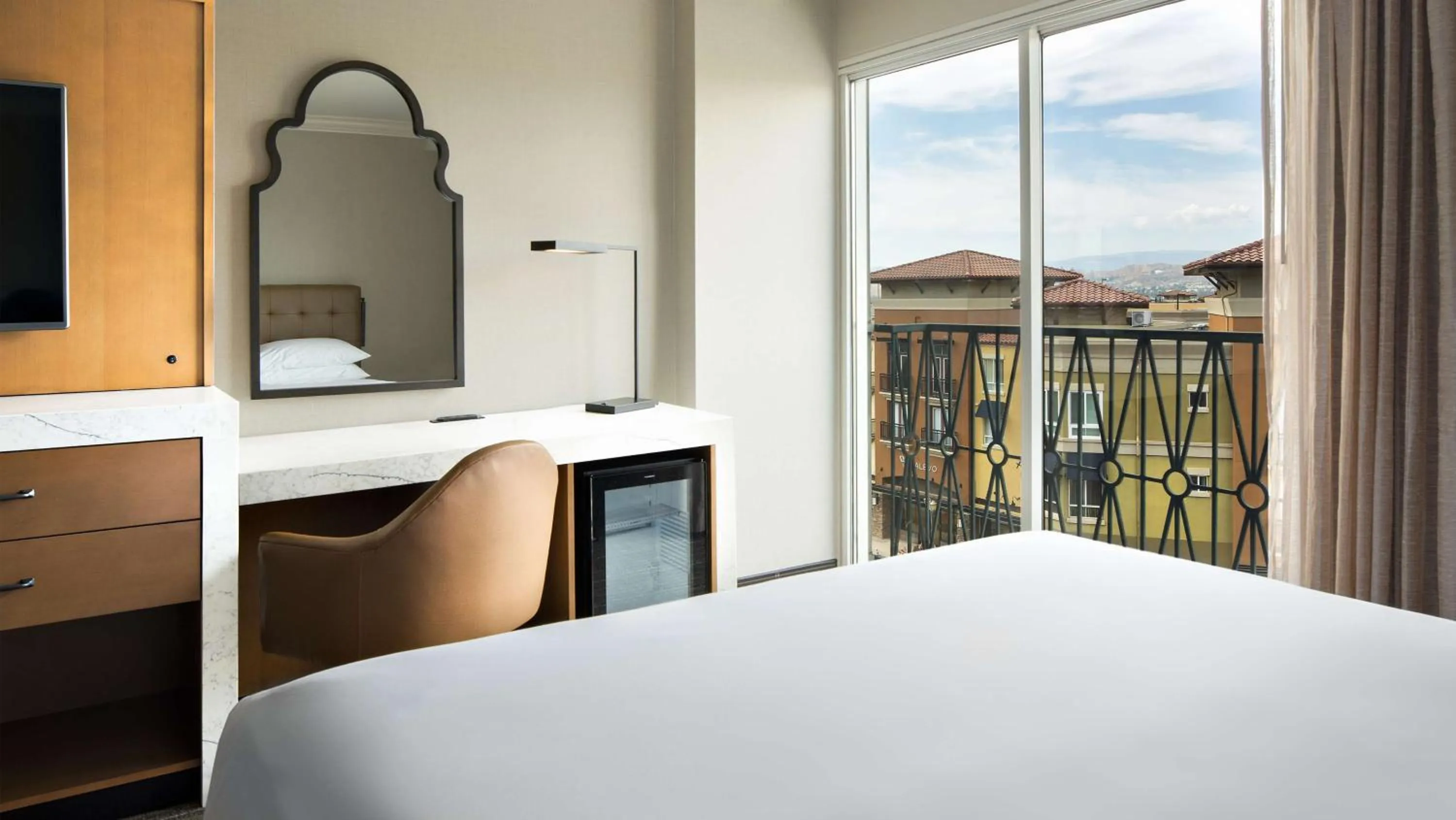 Photo of the whole room, Bed in Hyatt Regency Valencia