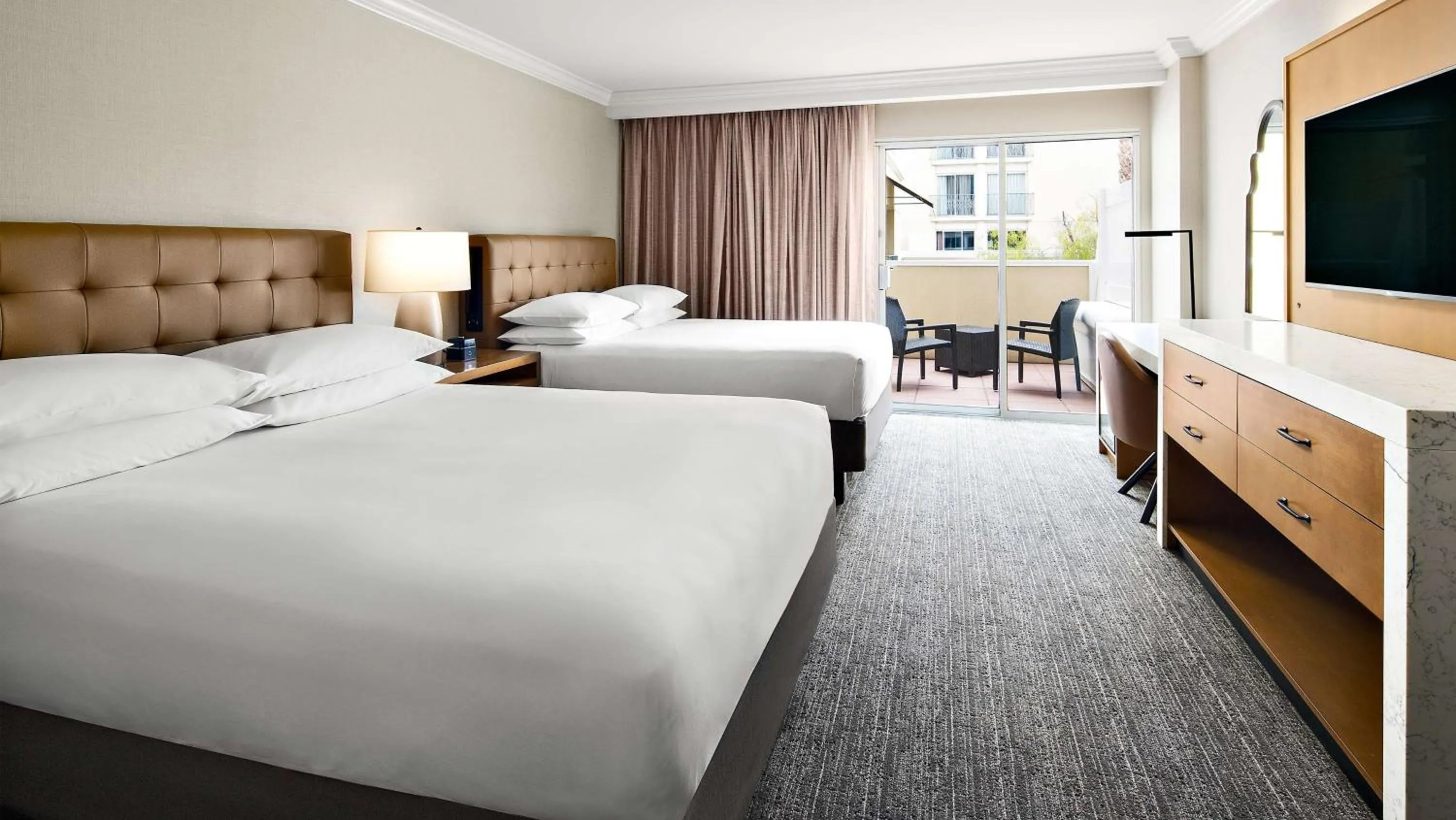 Photo of the whole room, Bed in Hyatt Regency Valencia